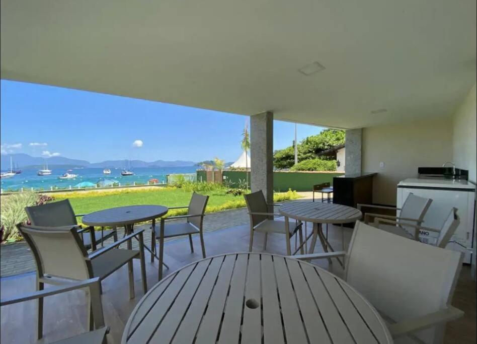 Flat Angra dos Reis, pé na areia!