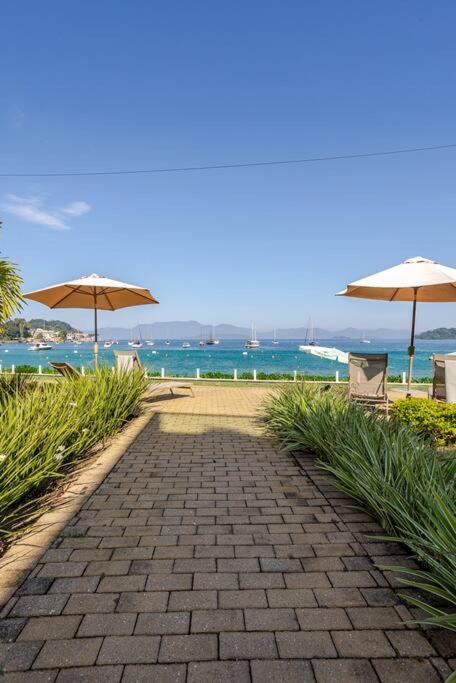 Flat Angra dos Reis, pé na areia!