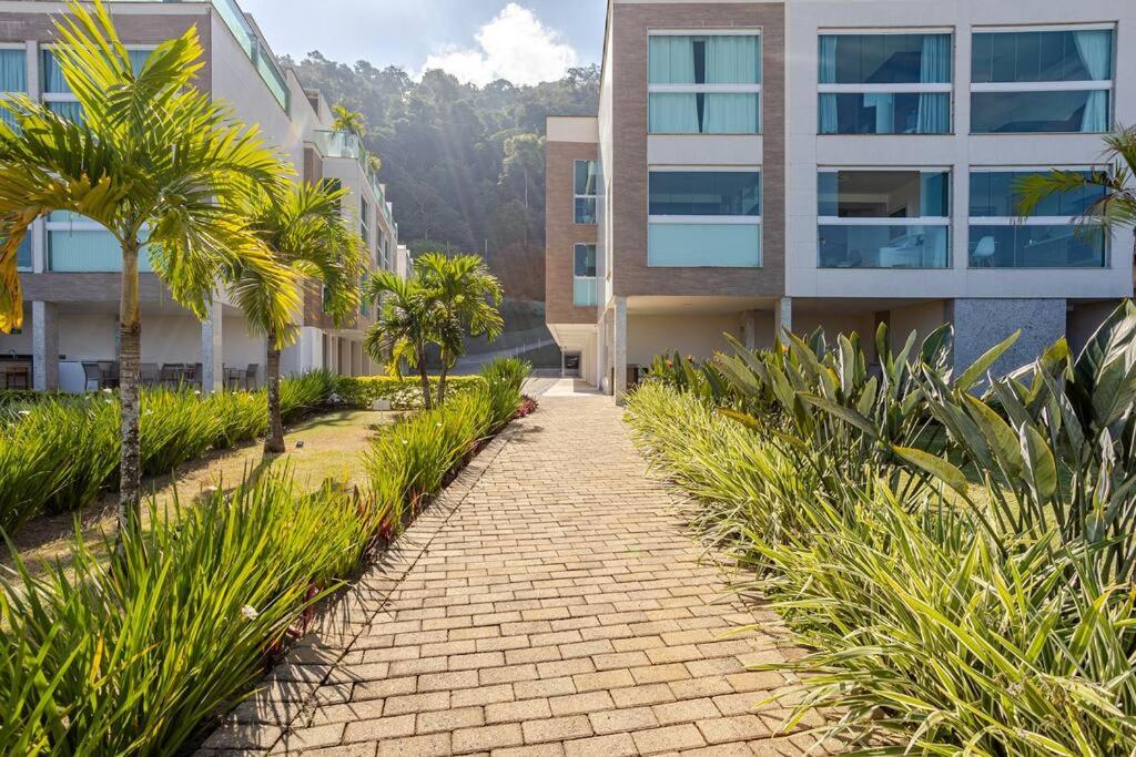 Flat Angra dos Reis, pé na areia!