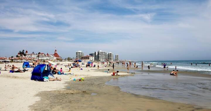Entire Private 3-Bedroom Townhouse with Garage Parking near San Diego Gaslamp
