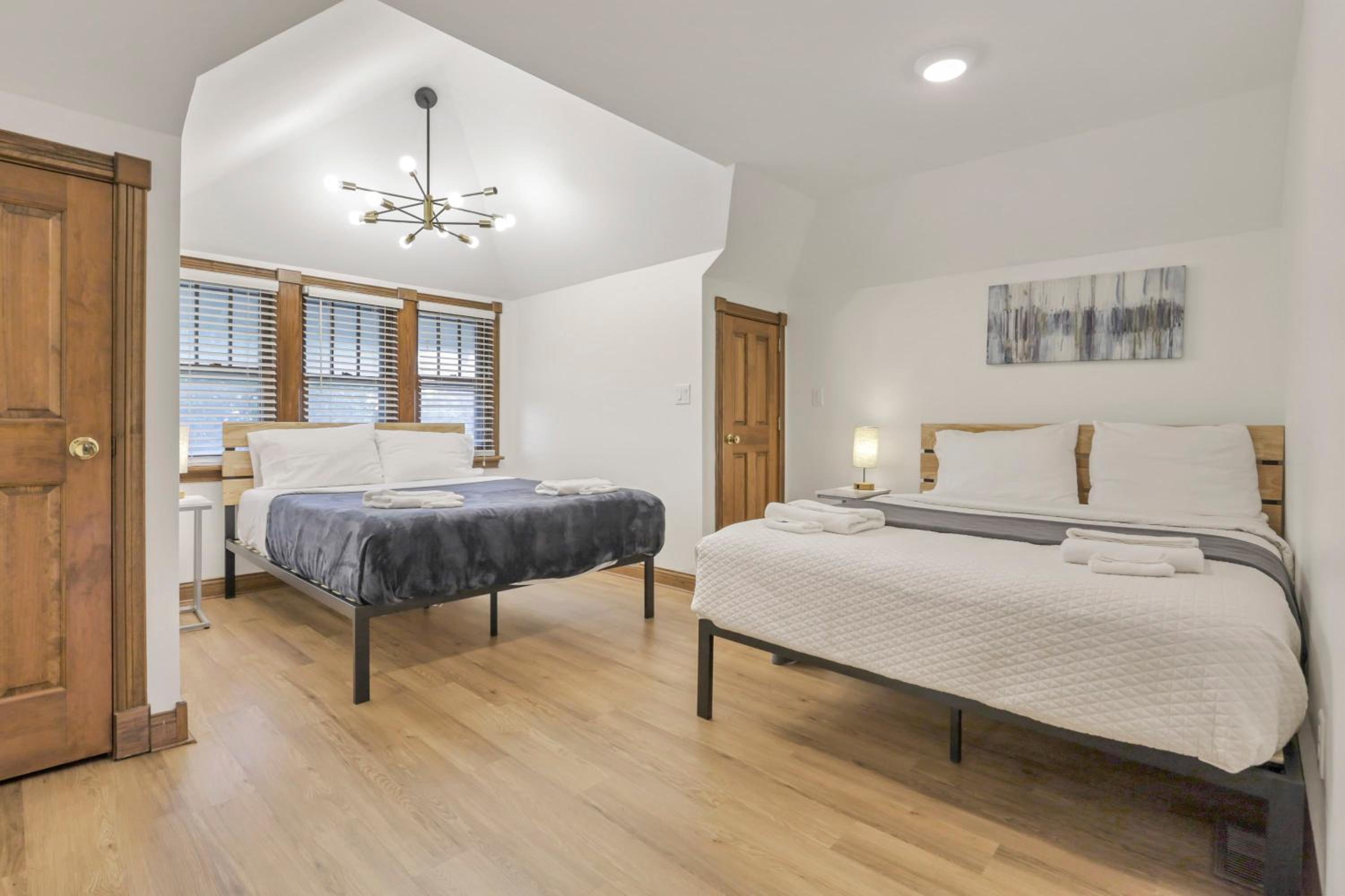 Updated 4BD House Near German Village w Parking view 3