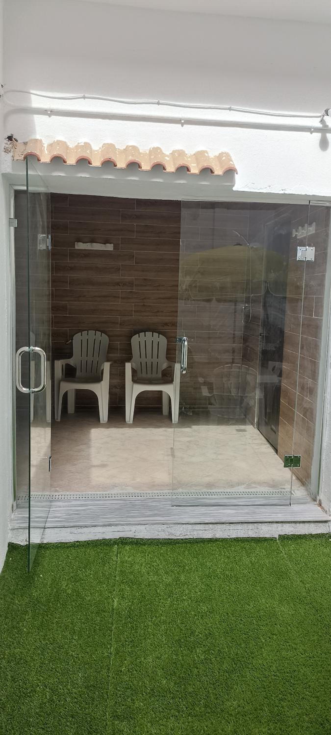Villa avec piscine, jardin et barbecue