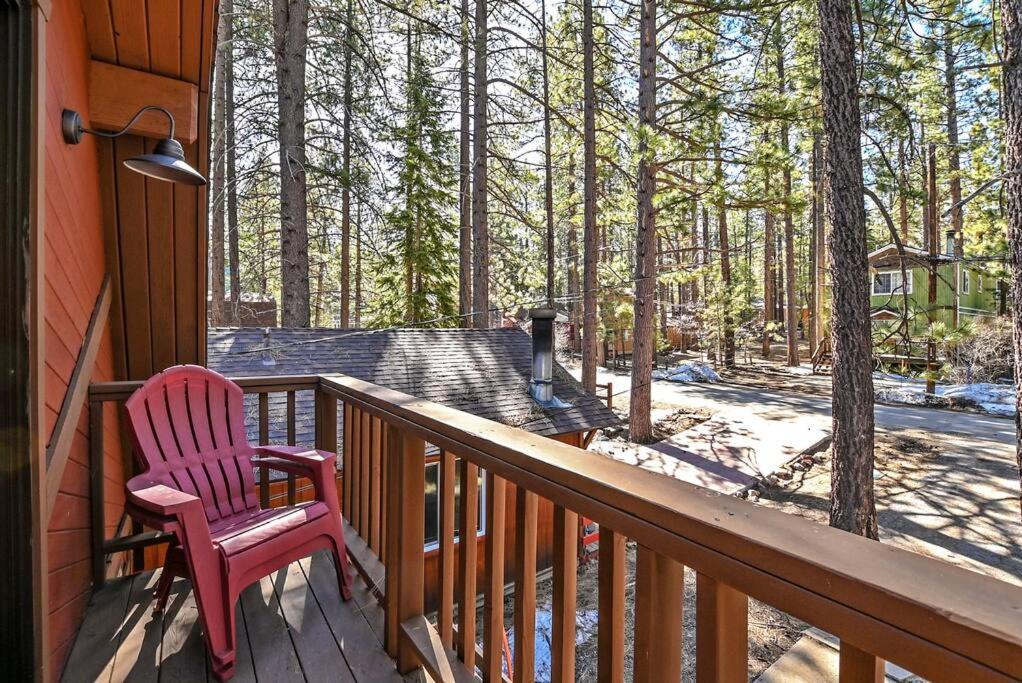 Treehouse Retreat Moonridge view 5
