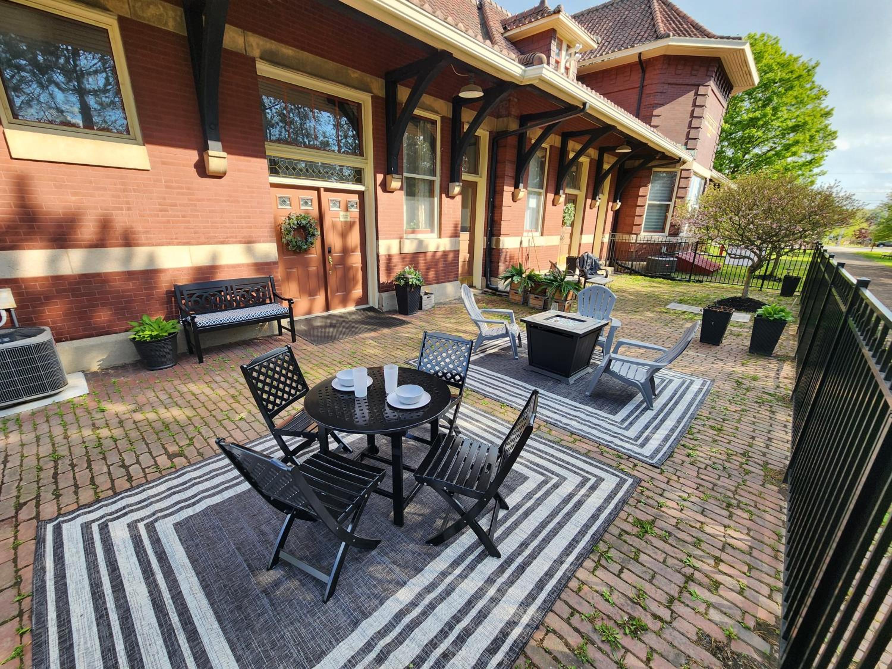 Historic Springville Train Depot Inn Two Bedroom Suite view 2