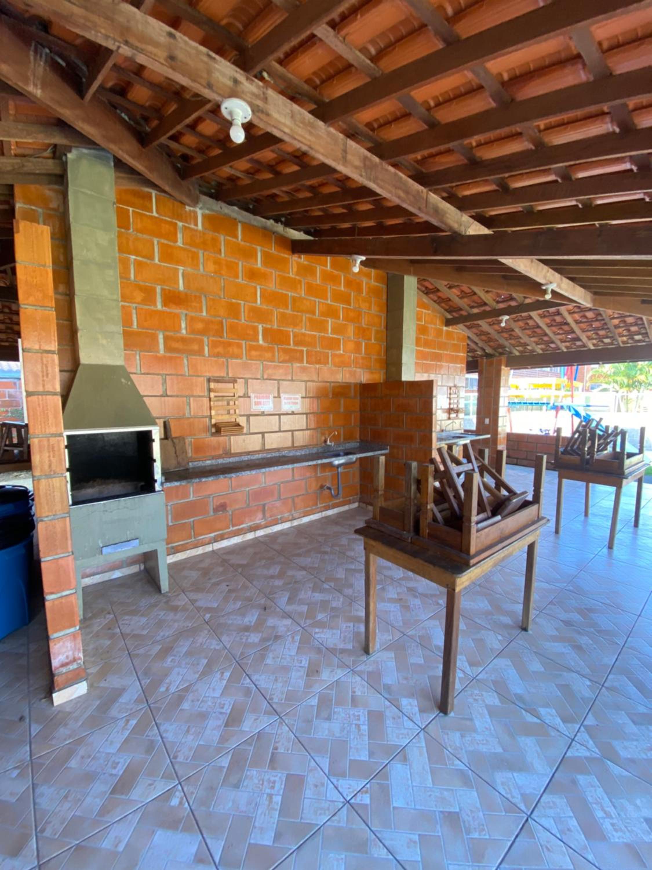 Apartamento a 250 metros da Praia do Sapê e Maranduba - Piscina e Ar condicionado