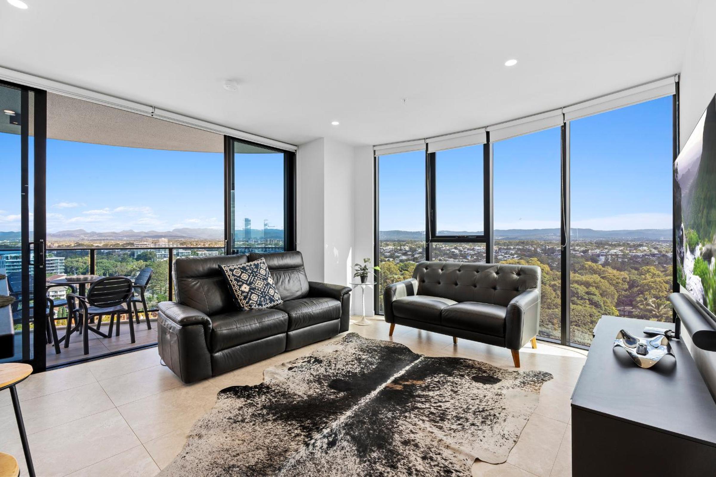 Modern 2 Bedroom Unit at The Gallery Residences in Broadbeach - Q Stay