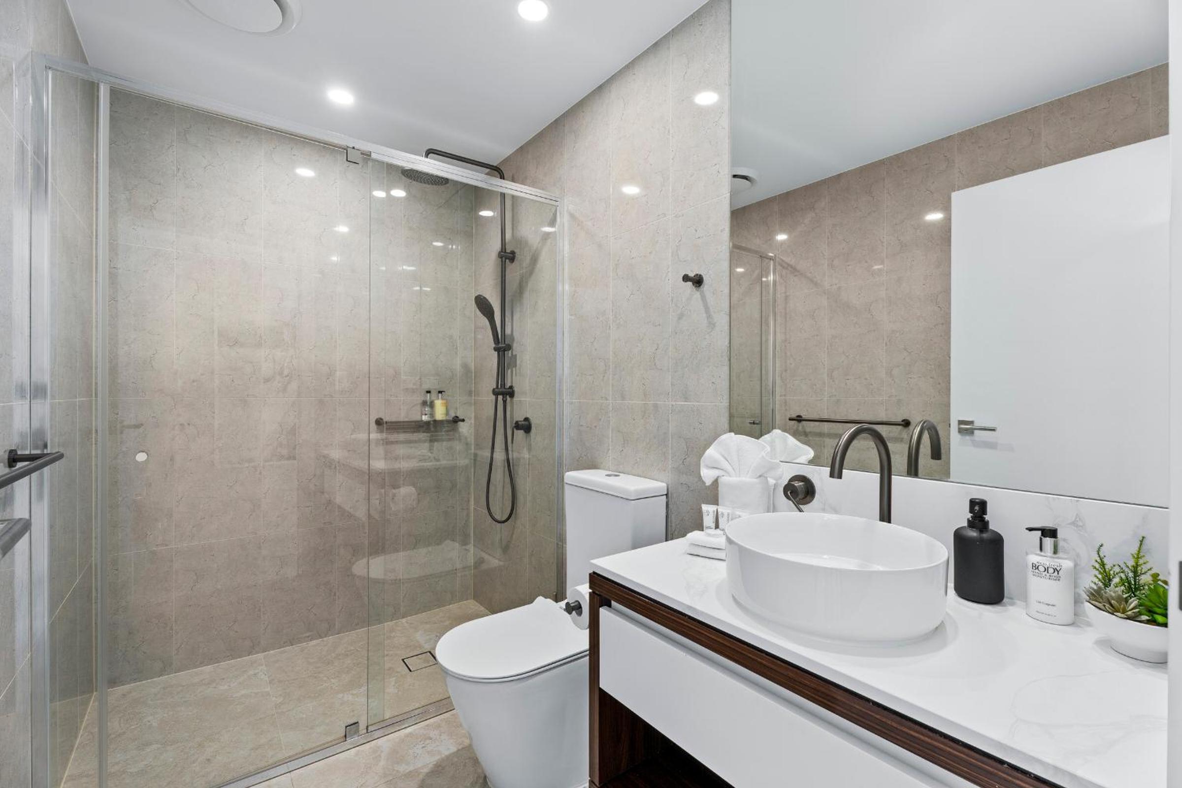 Modern 2 Bedroom Unit at The Gallery Residences in Broadbeach - Q Stay