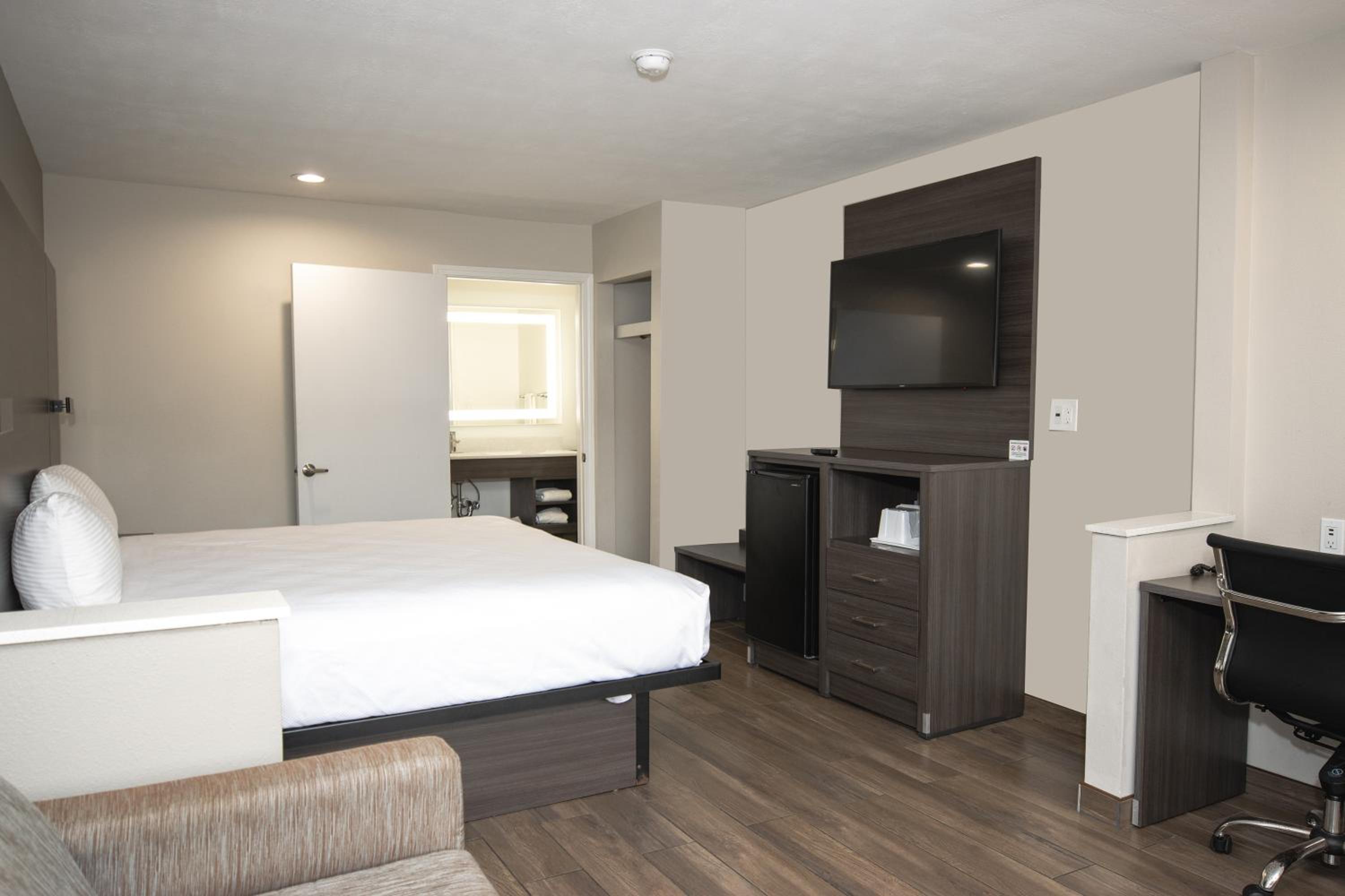 Americas Best Value Inn Harlingen - Property Image 8