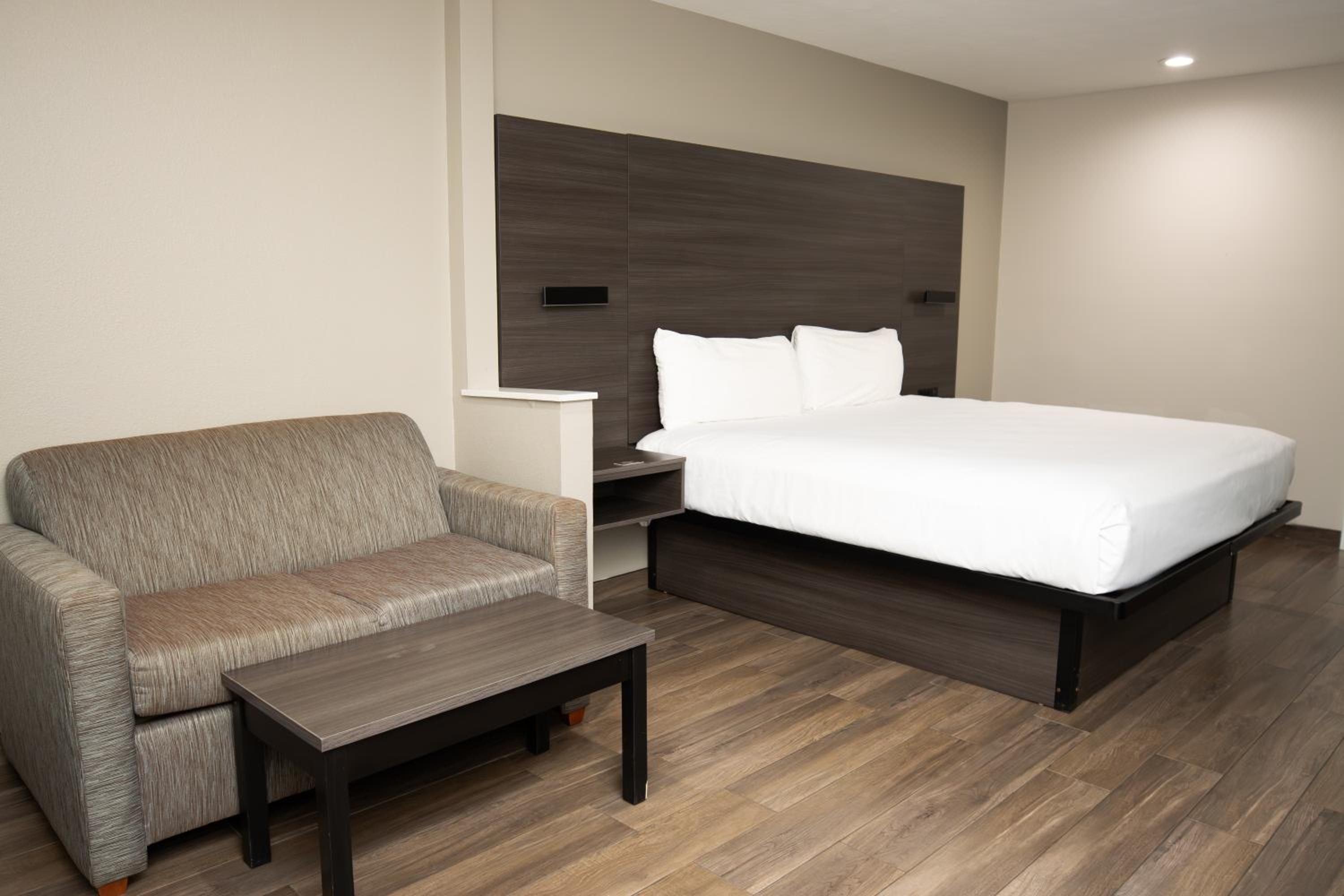 Americas Best Value Inn Harlingen - Property Image 1