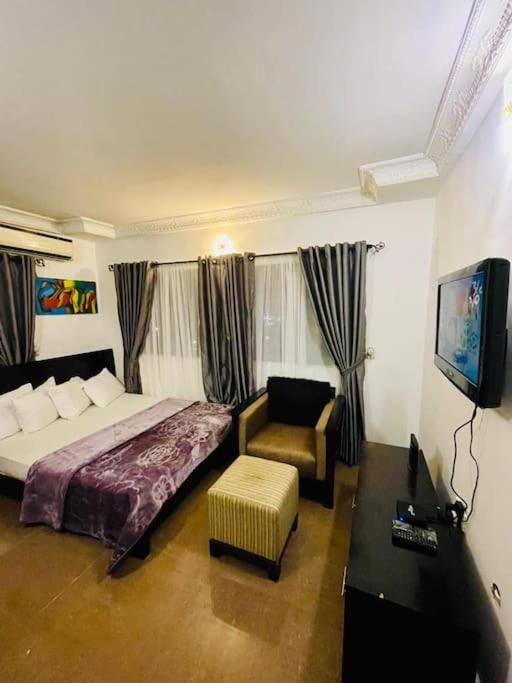 hotel room