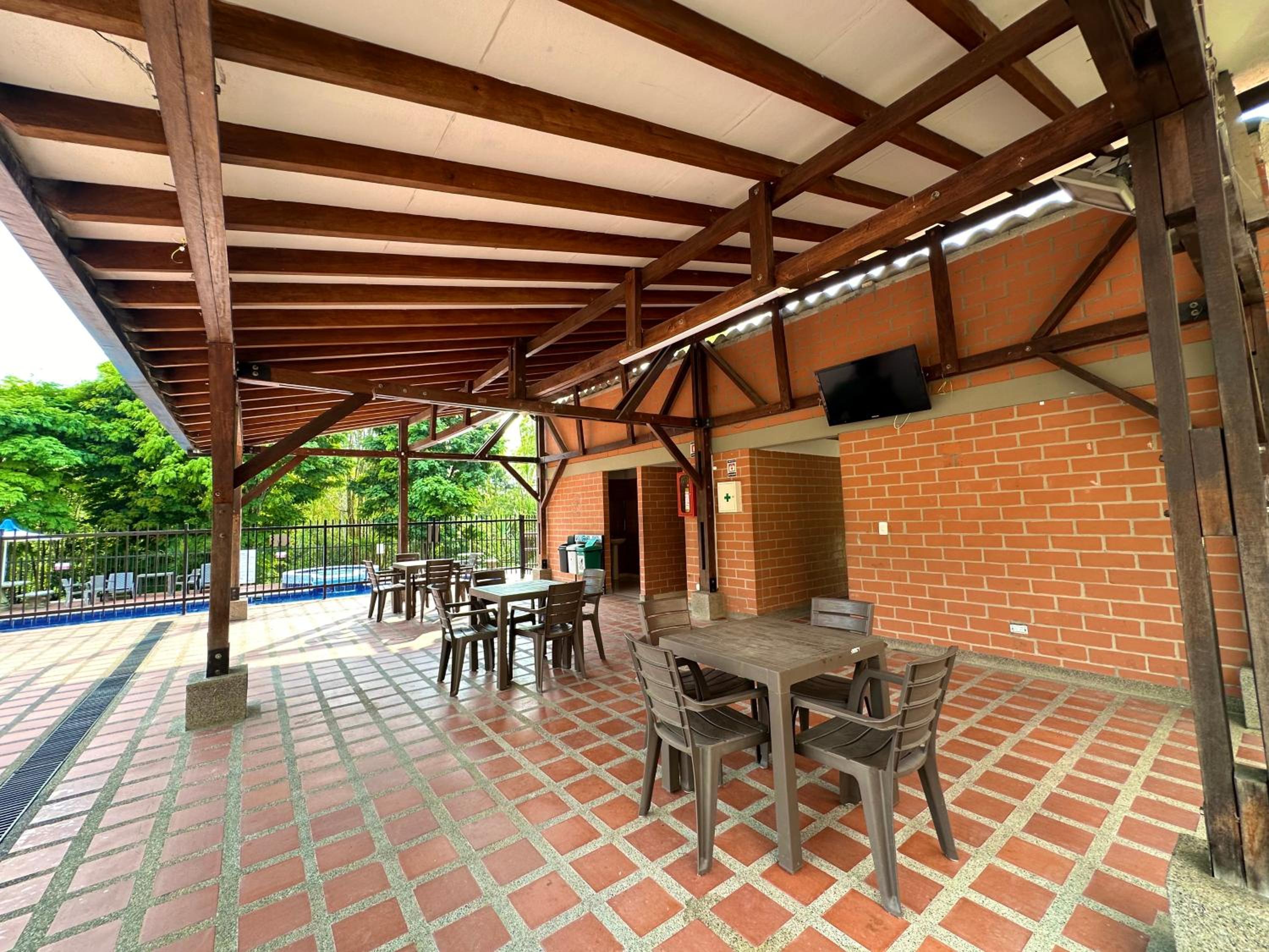 Hermosa Casa Ideal Para Familias Con Piscina En Pereira