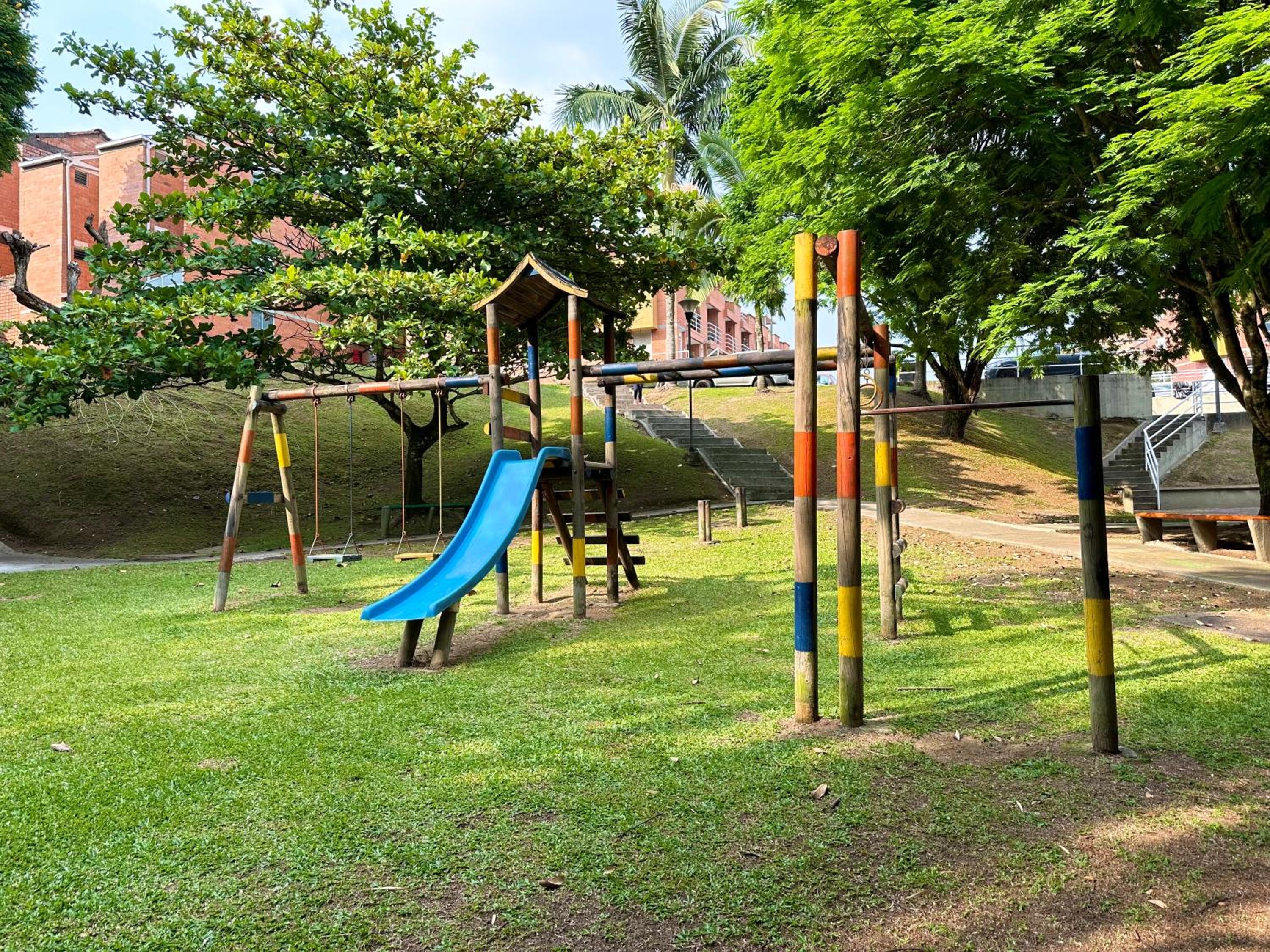 Hermosa Casa Ideal Para Familias Con Piscina En Pereira
