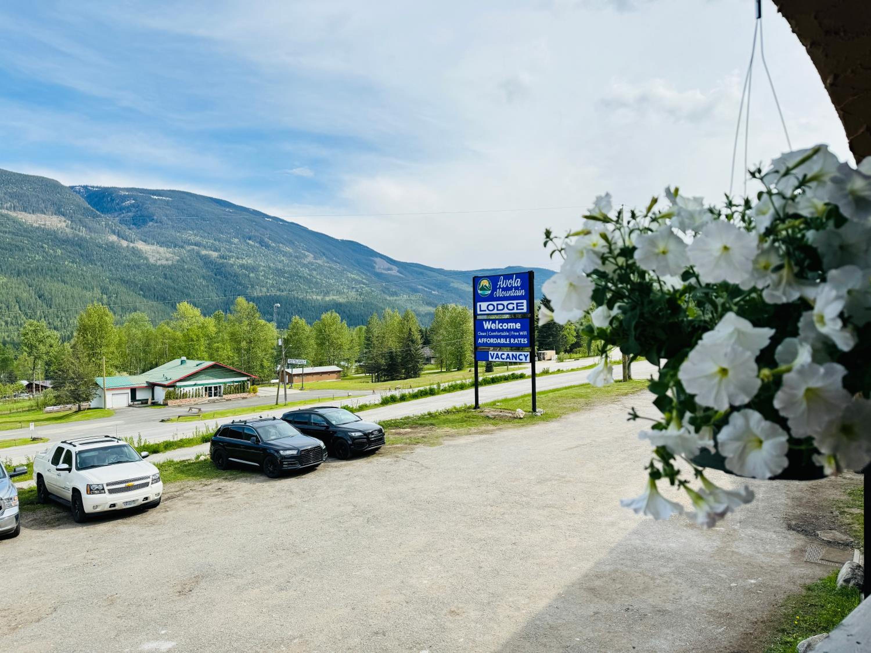 Avola Mountain Lodge