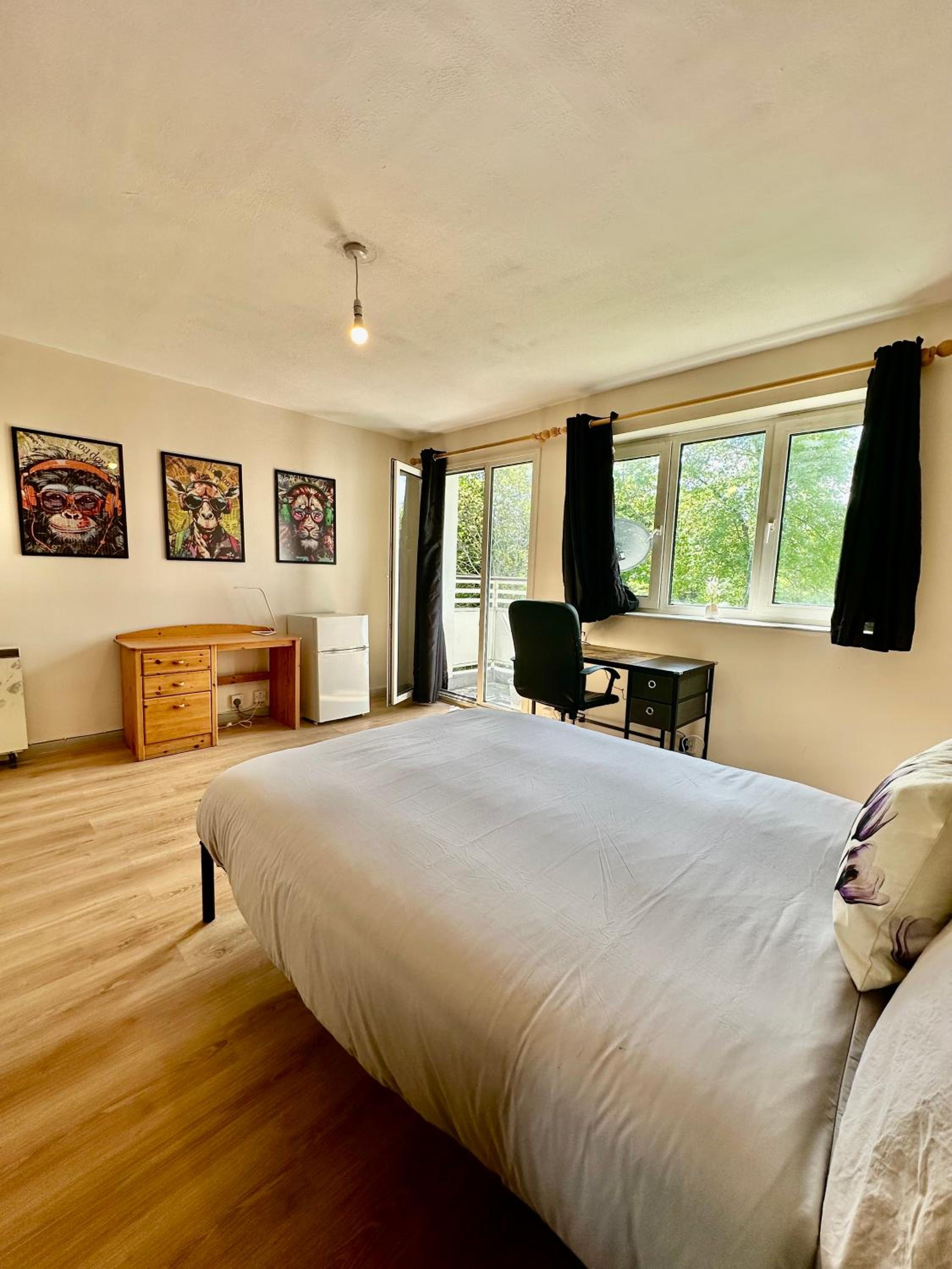 Lovely 4 bed flat in Kingston Town