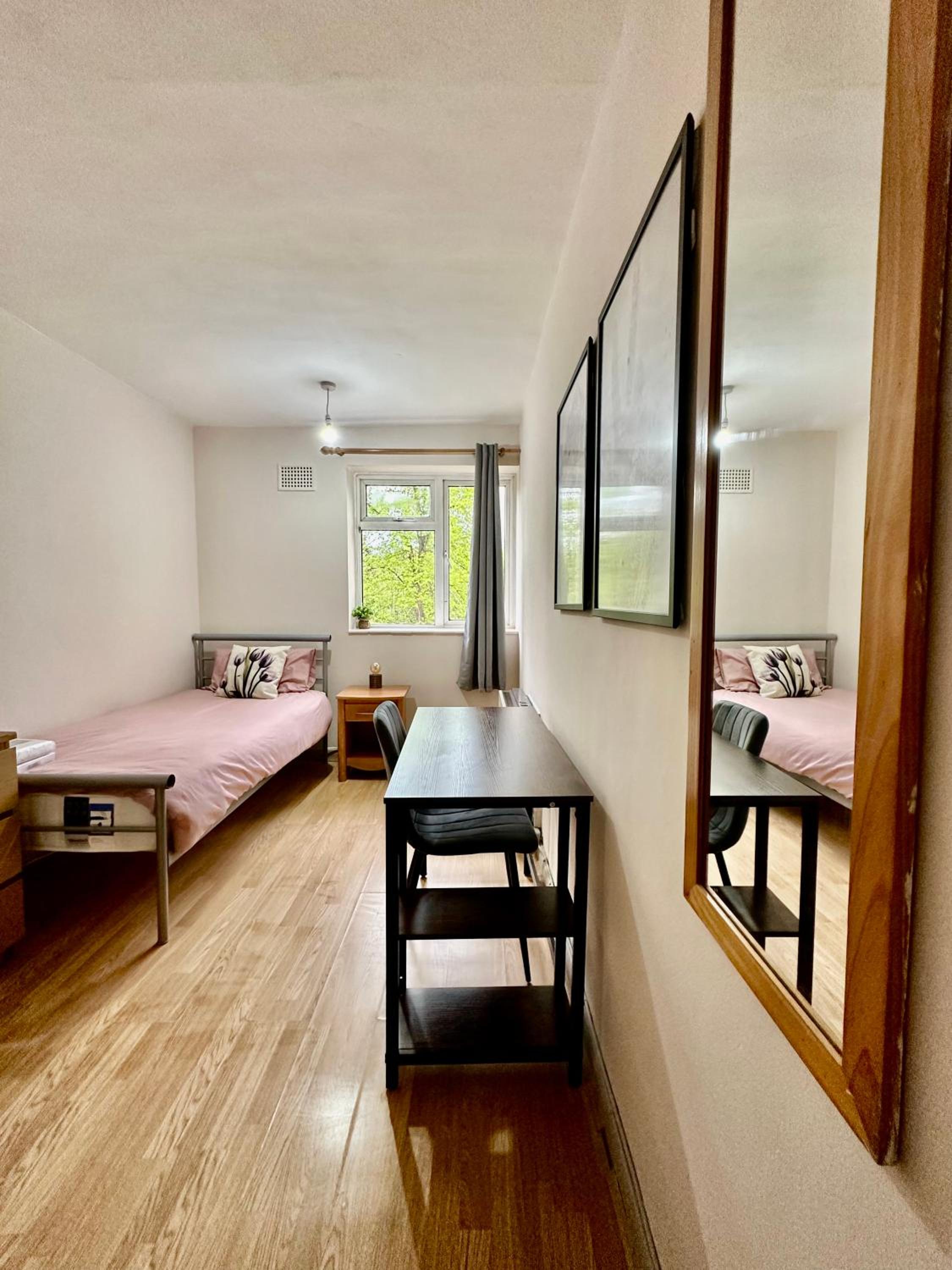 Lovely 4 bed flat in Kingston Town