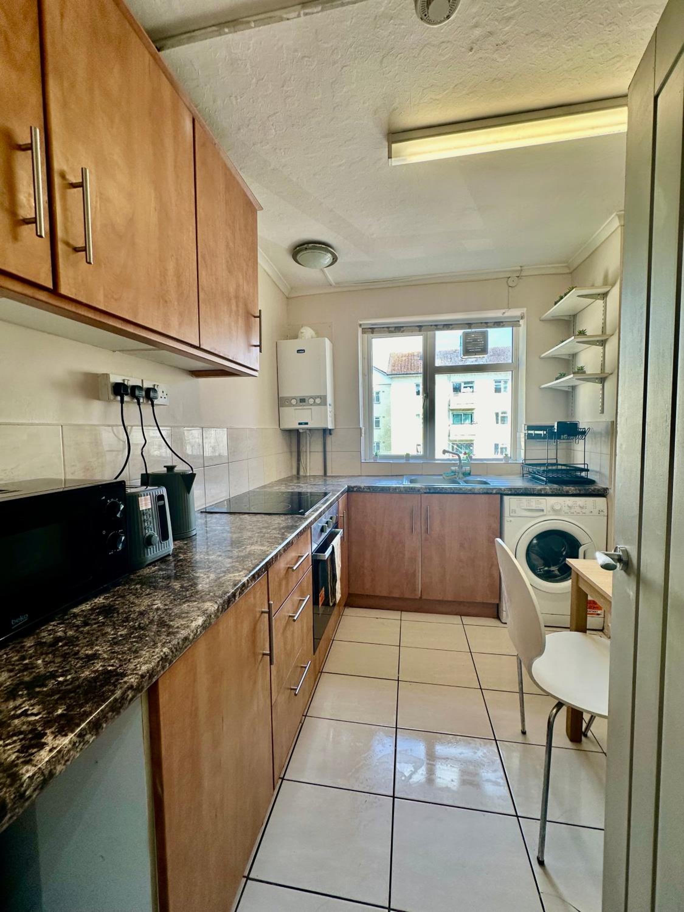 Lovely 4 bed flat in Kingston Town