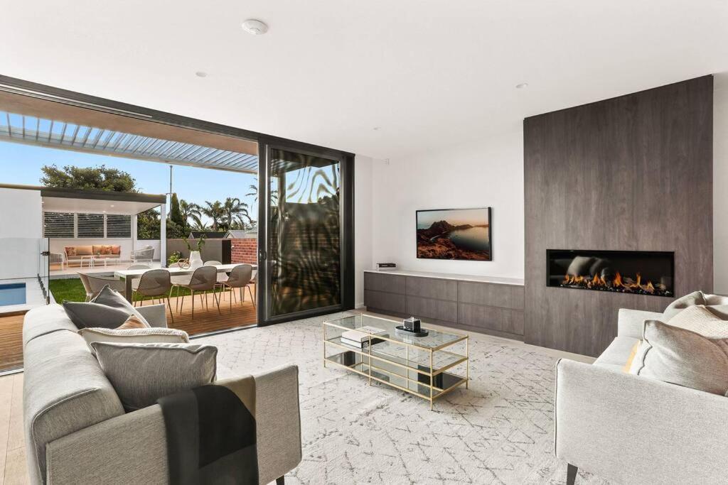 Luxury NEW 5BDRM Oasis with Heated Pool