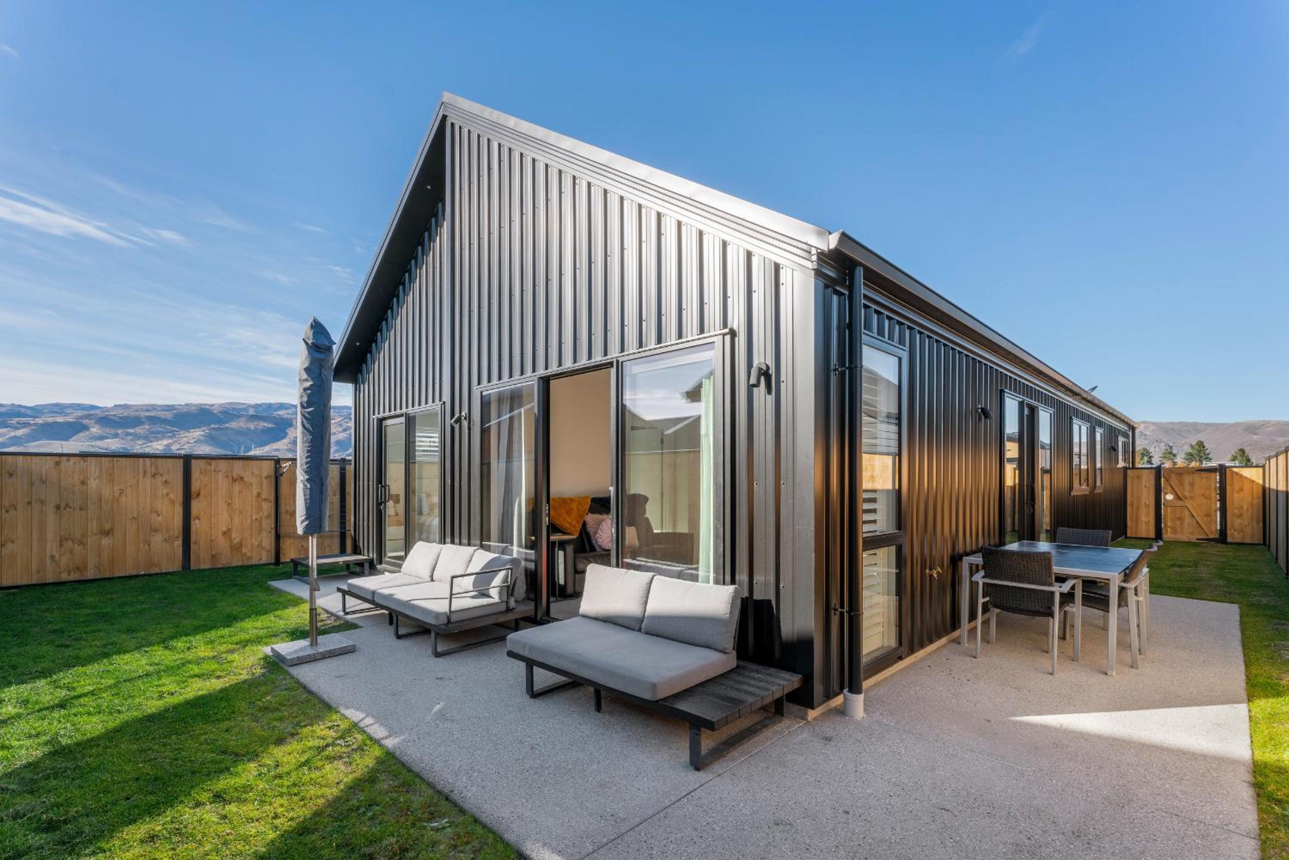 Break on Bragato - Cromwell Holiday Home view 2