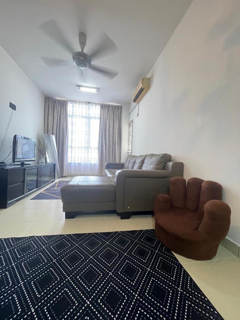 pelangi mall homestay
