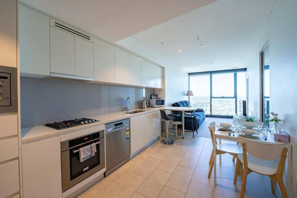 Brisbane Vacations - Want to live amongst the clouds? - Property Image 19
