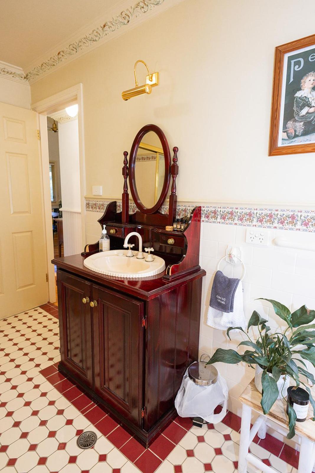 Telegraph Retreat Cottages