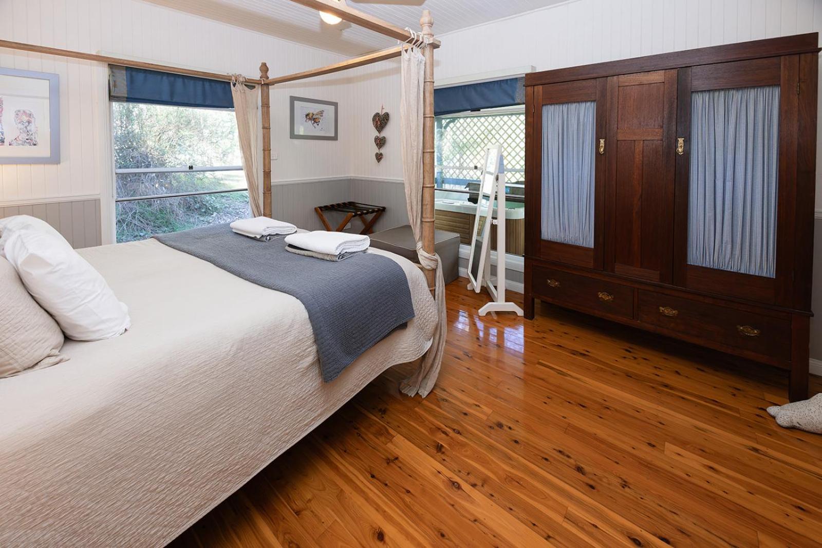 Telegraph Retreat Cottages