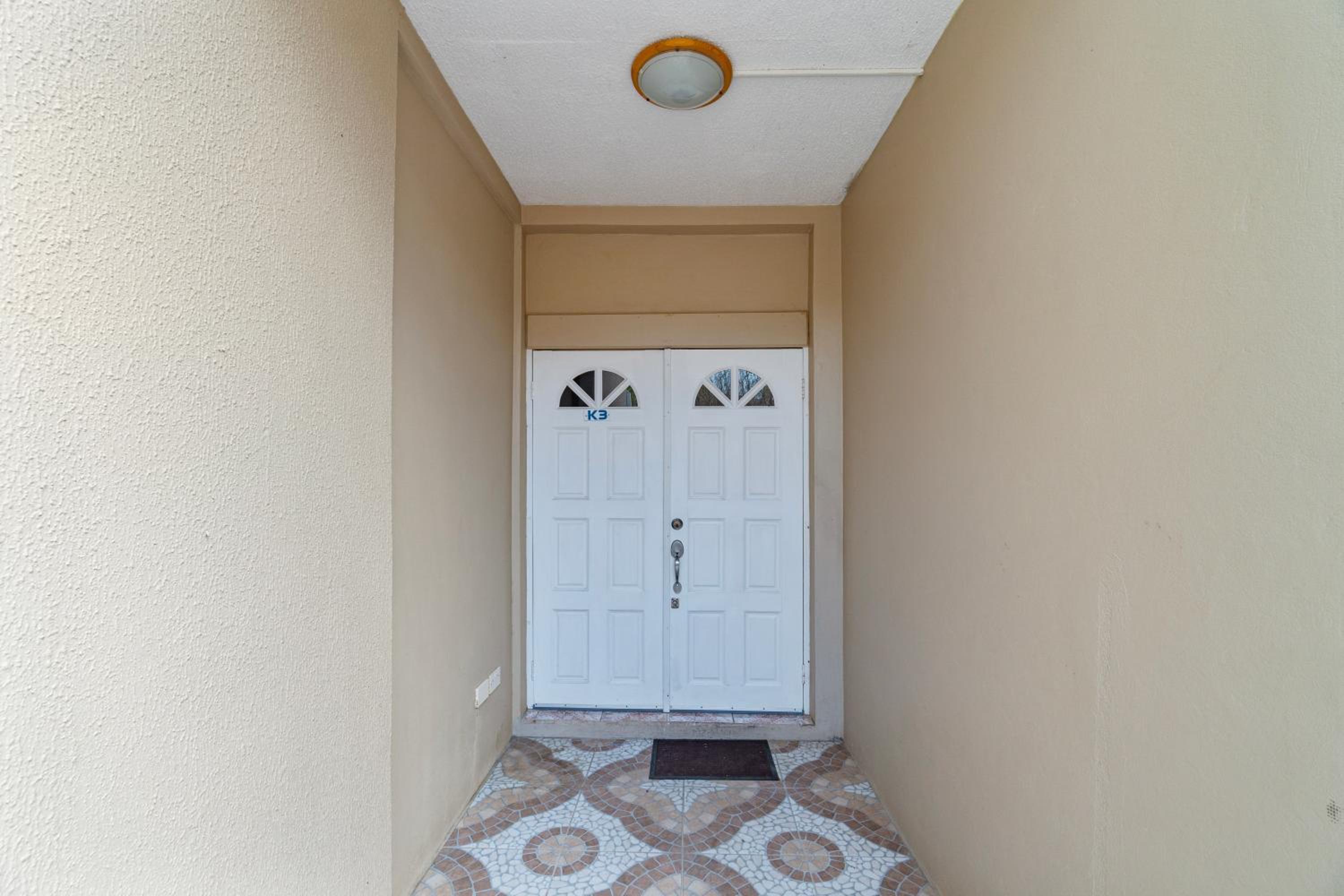 Homely 2 bedroom view 4