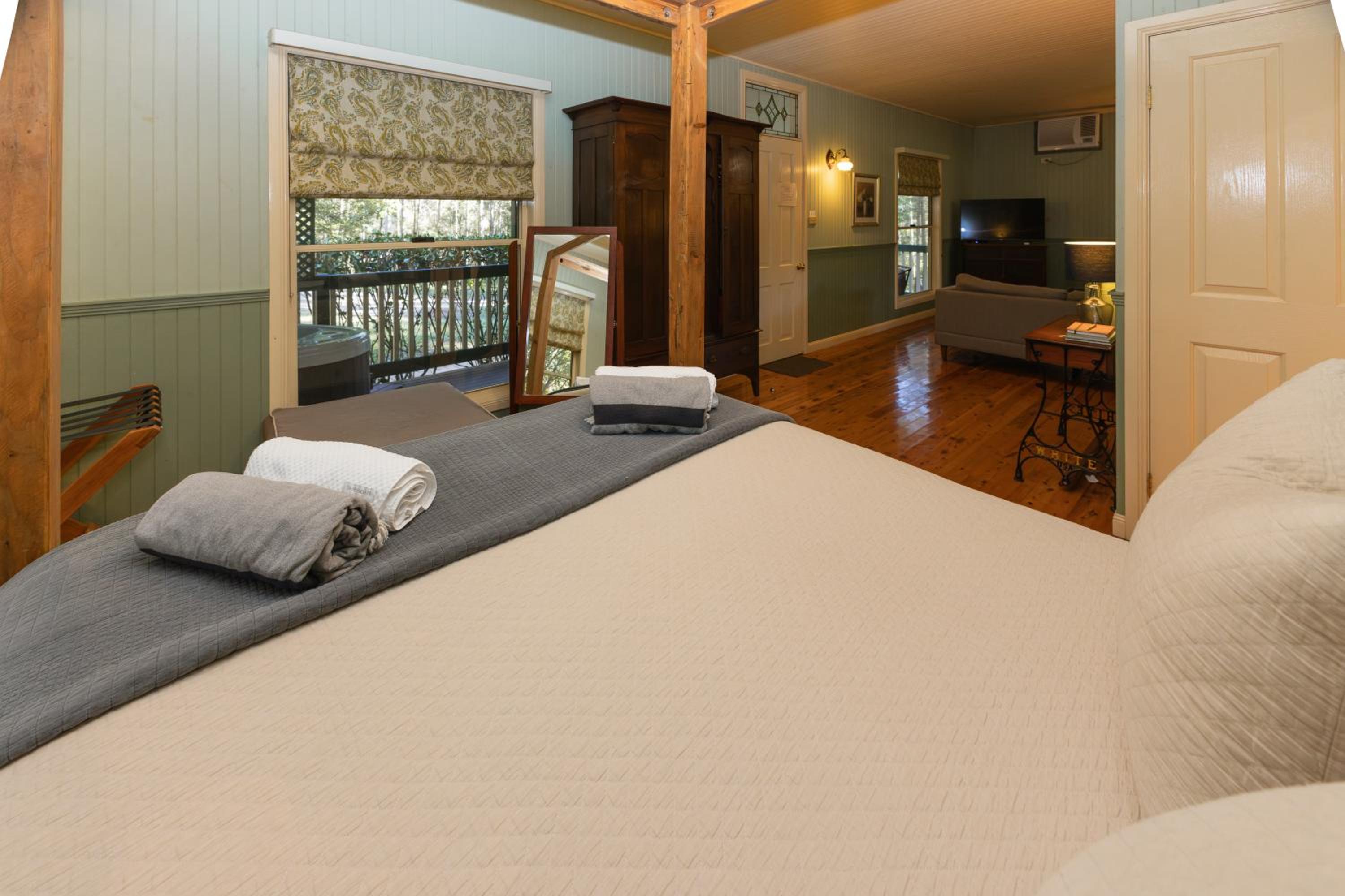 Telegraph Retreat Cottages