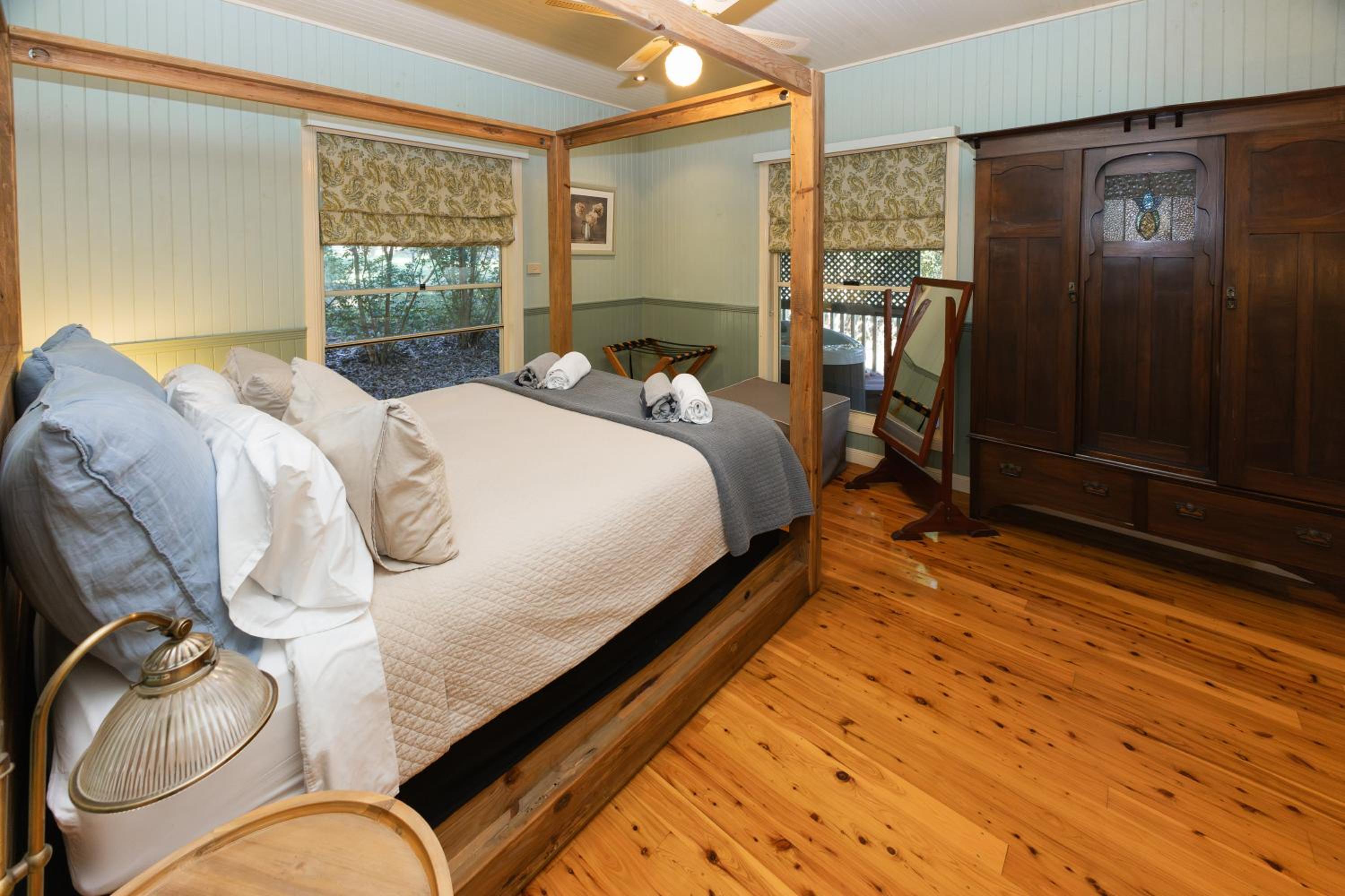 Telegraph Retreat Cottages