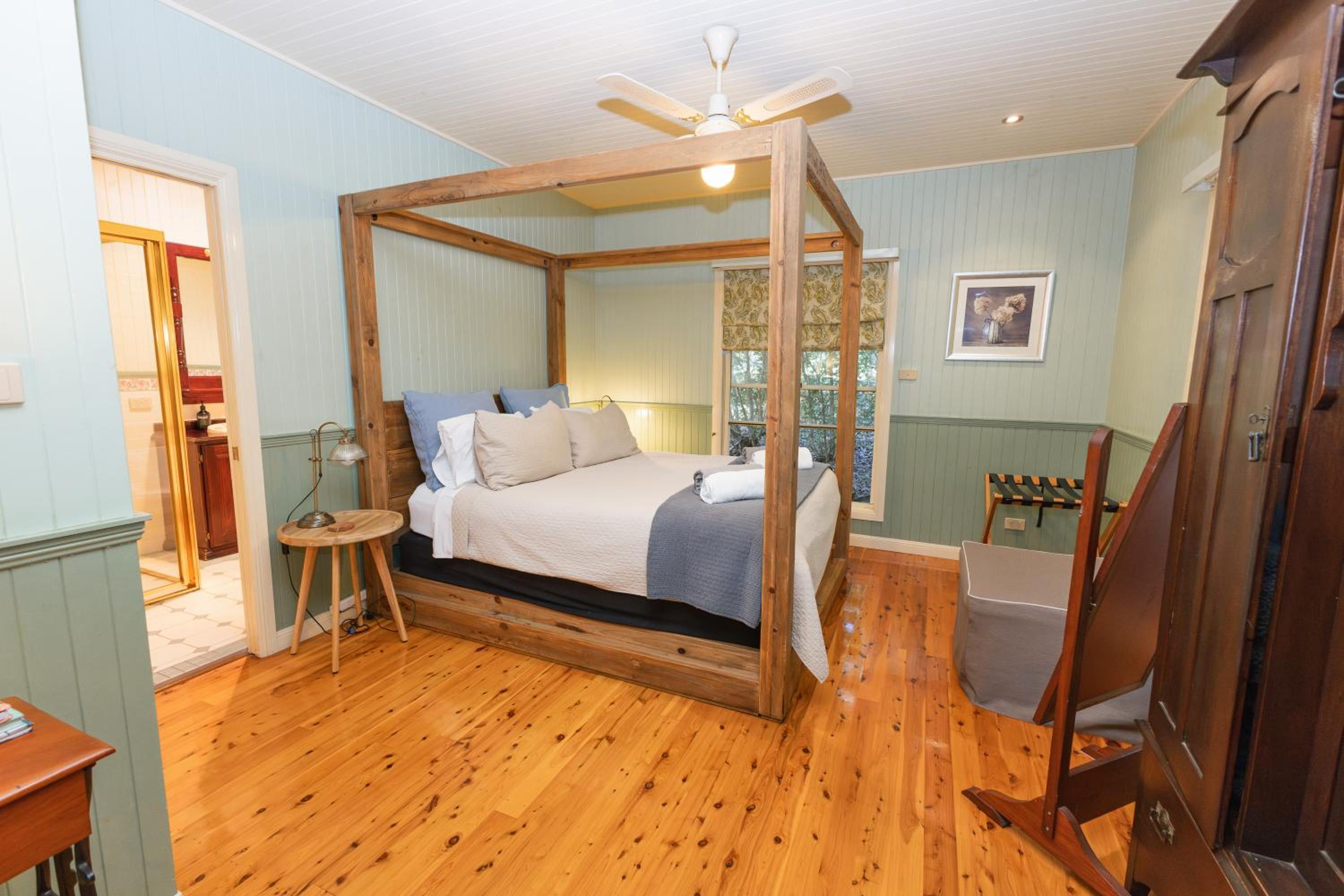 Telegraph Retreat Cottages