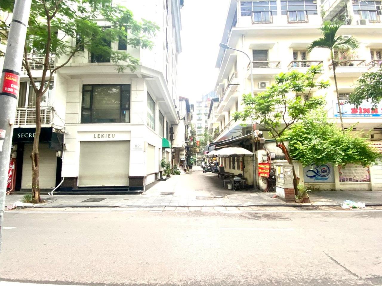 Cozy Homestay with Large bed, private bathroom, large Balcony
