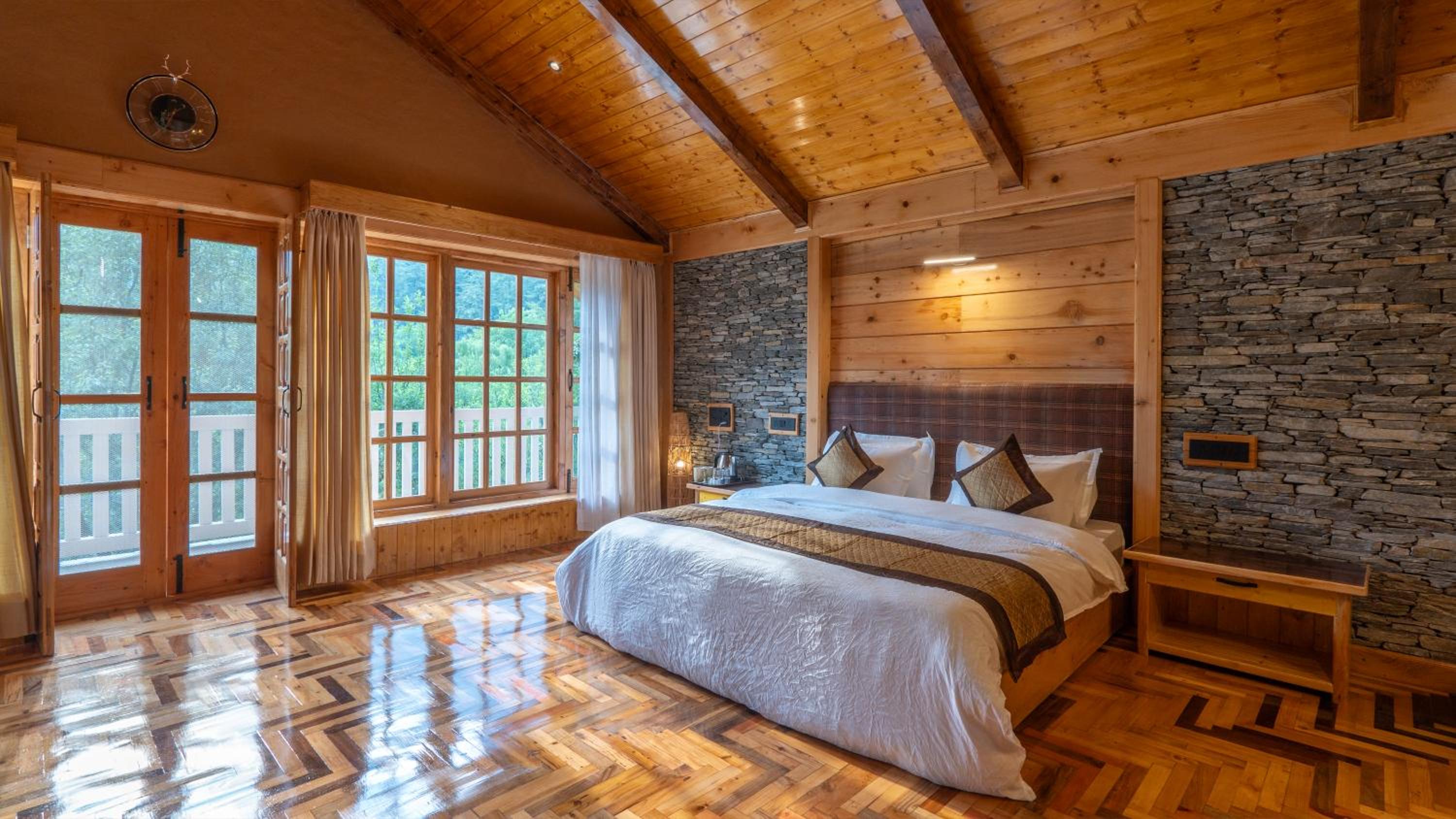 Somvan Chalet By Mick-Hans