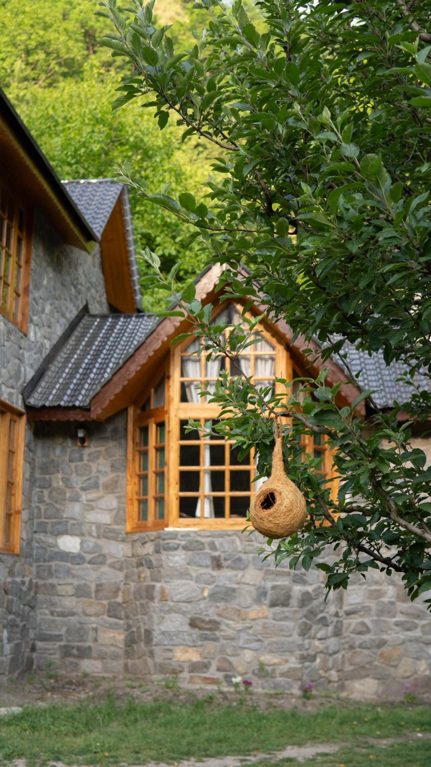 Somvan Chalet By Mick-Hans
