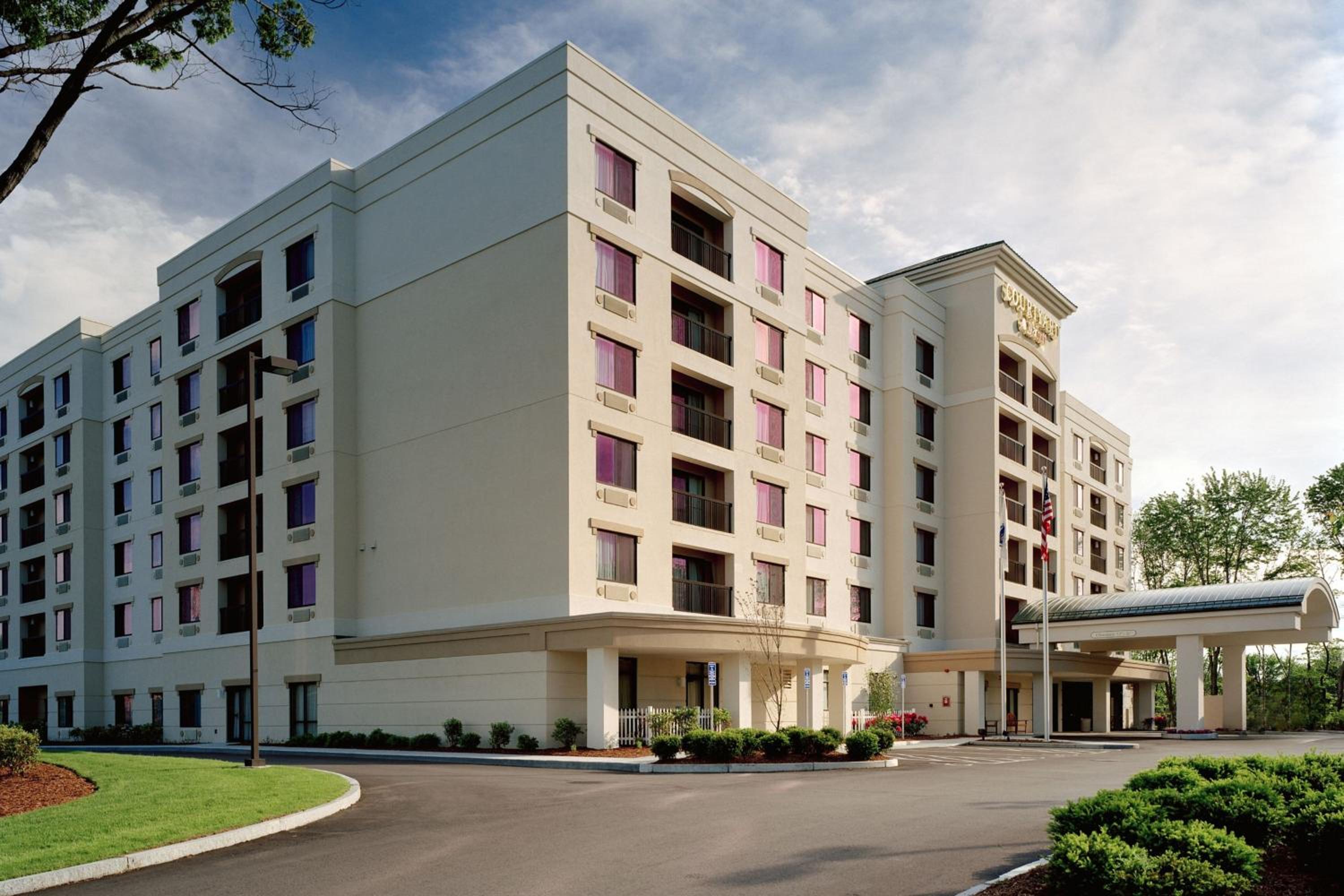 Boston Vacations - Courtyard Boston Natick - Property Image 1