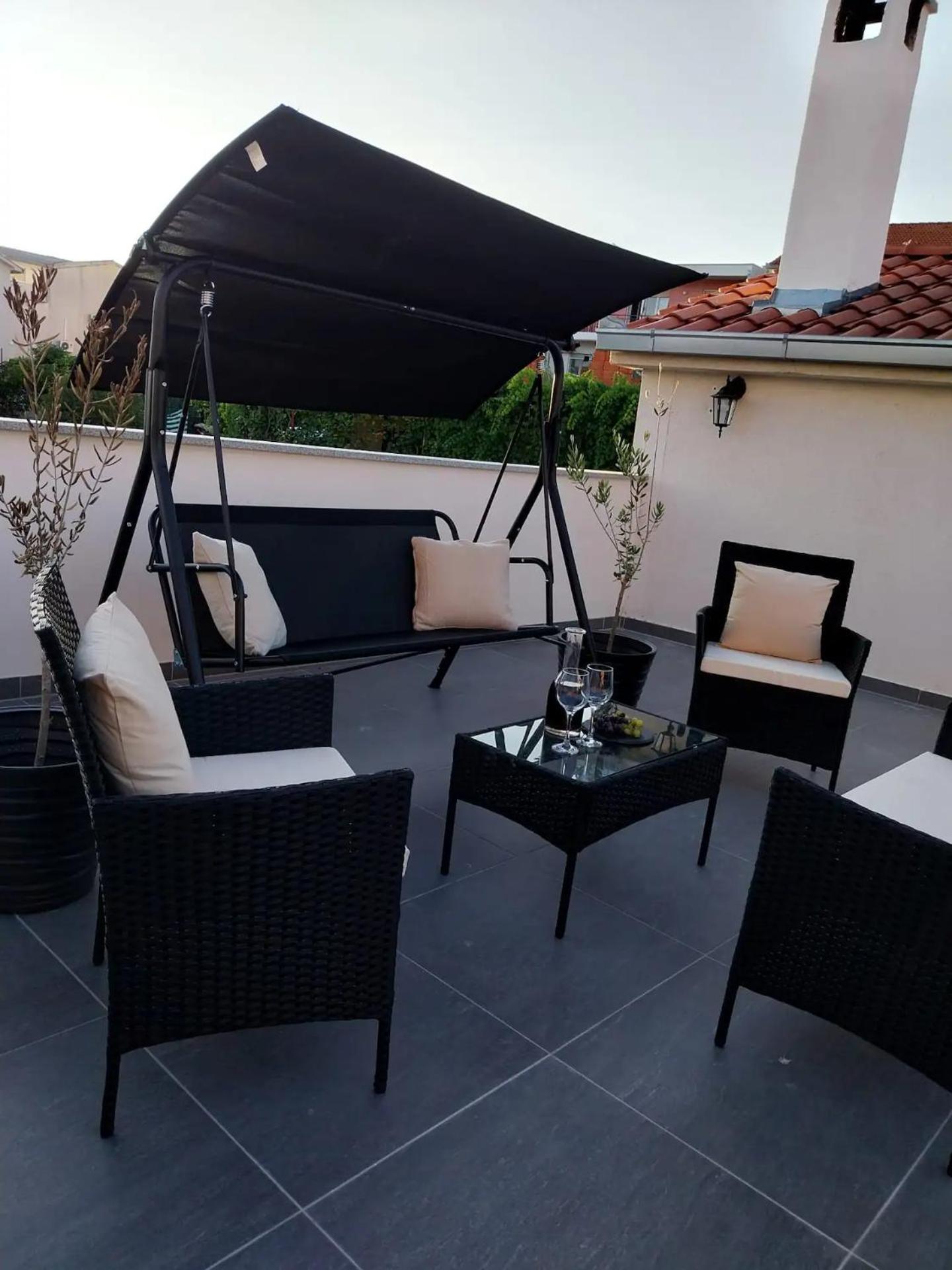 Grape Escape Apartments view 5