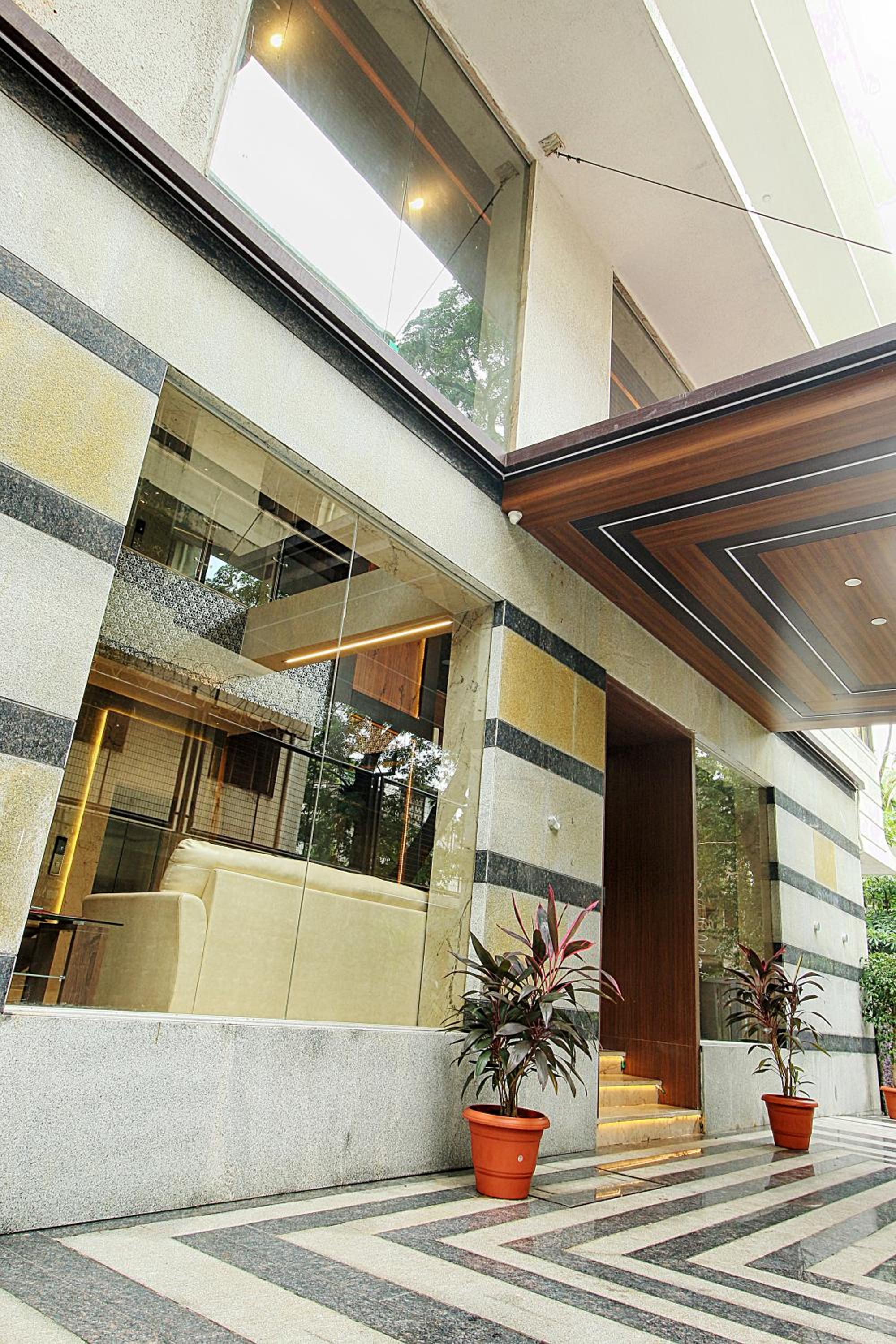 Mumbai House Luxury Apartments, Santacruz East