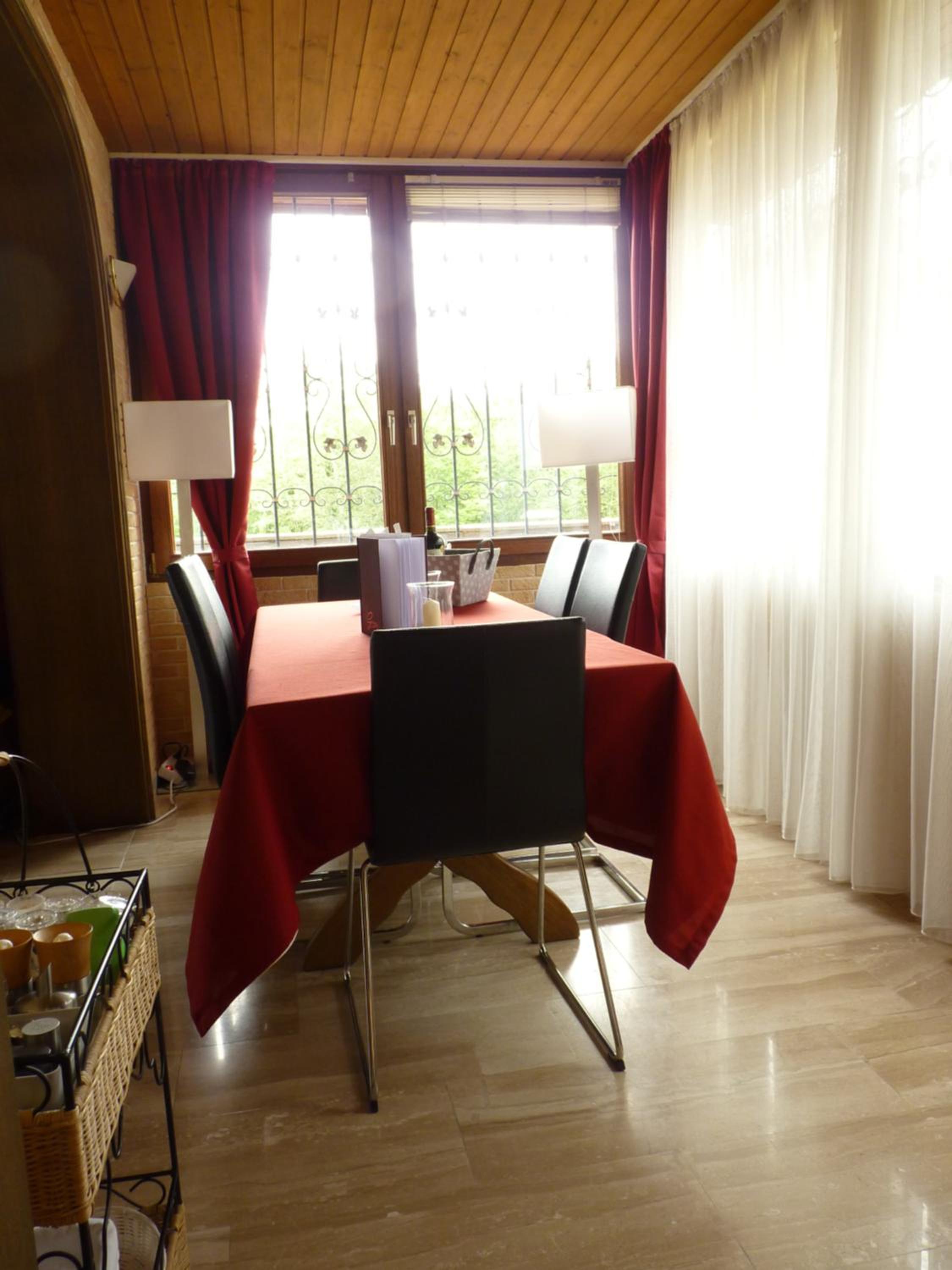 Haus mit Seeblick - Terrassen - großzügig auf 2 Ebenen - freistehend 1.000 qm