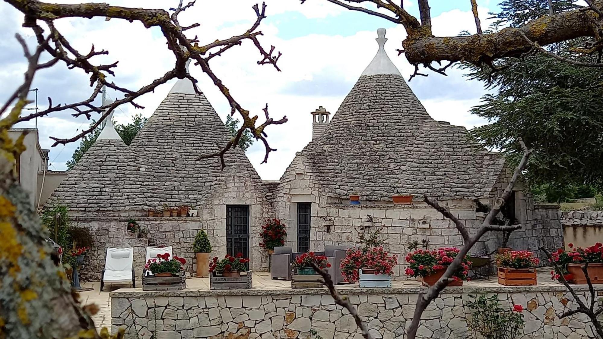 Trulli in Valle D'Itria view 4