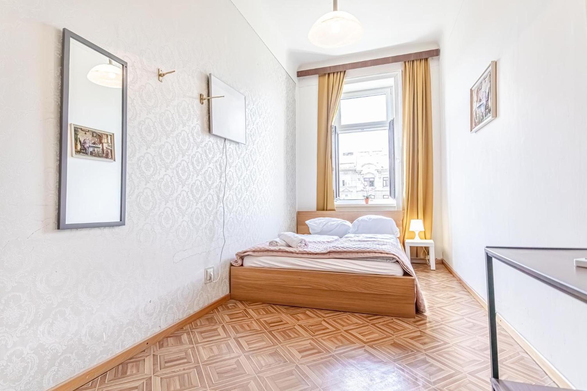 Stylish 2BR Apartment Garden & Contemporary Amenitie