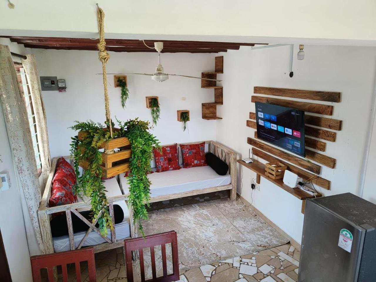 Barizieum Nest 1BR, Diani view 2