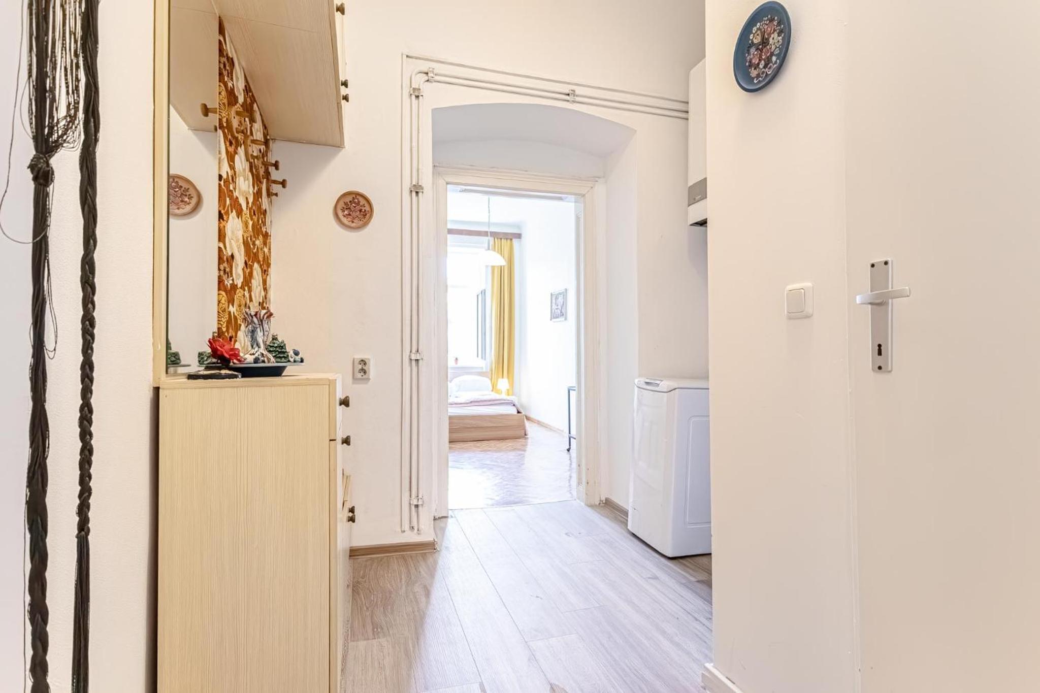 Stylish 2BR Apartment Garden & Contemporary Amenitie
