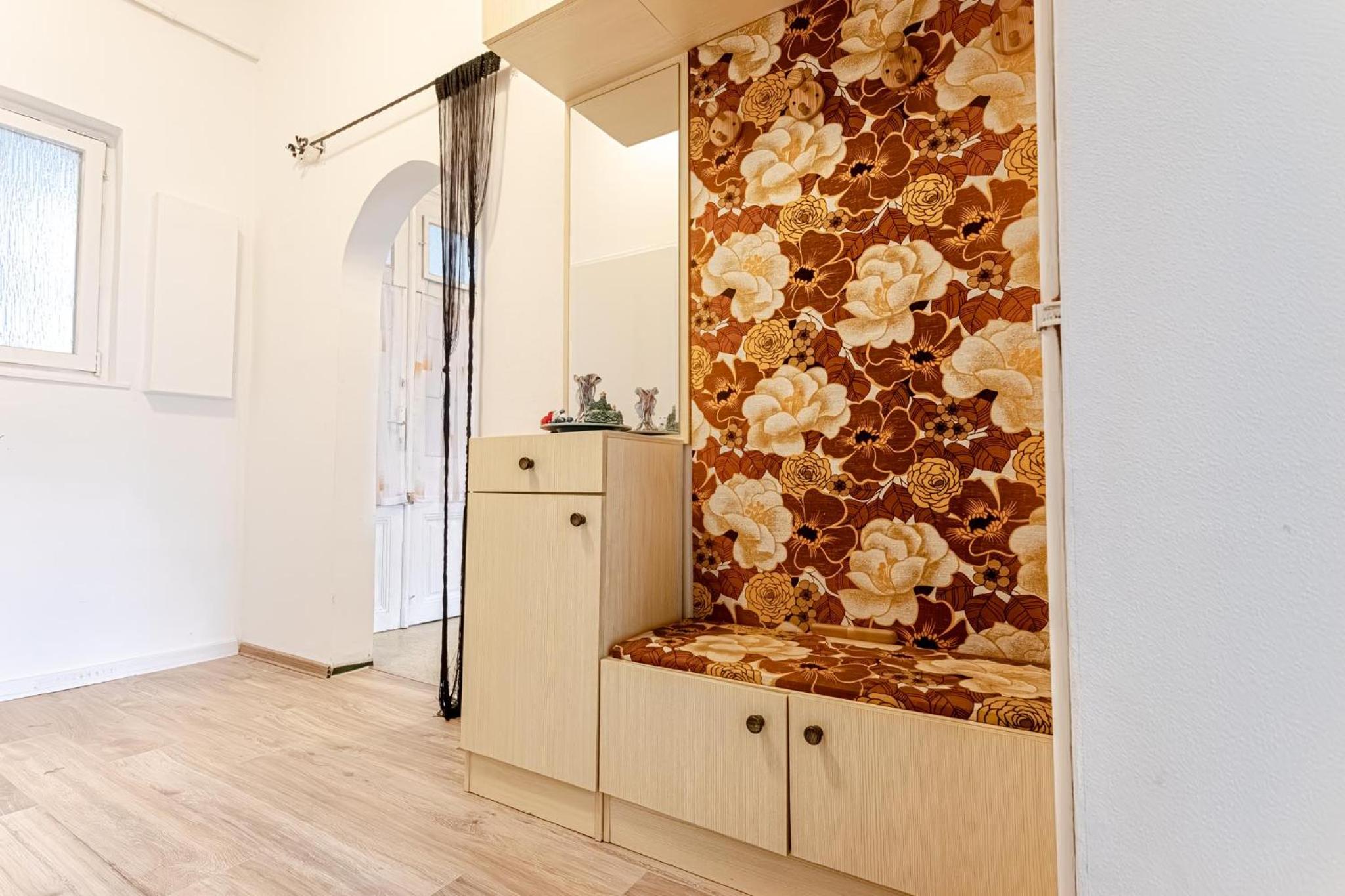 Stylish 2BR Apartment Garden & Contemporary Amenitie