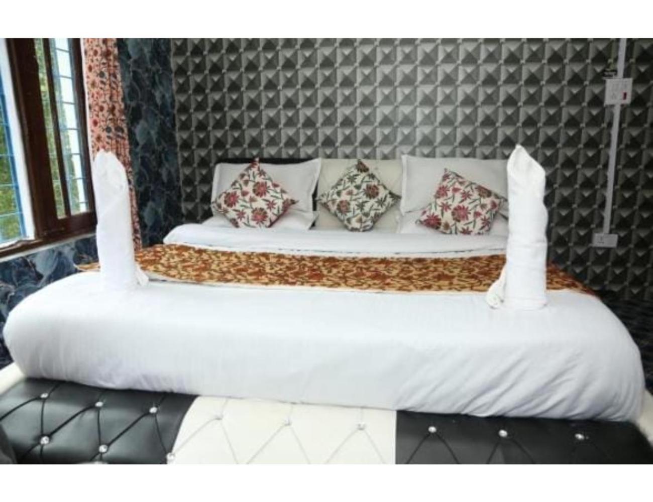 Mountain Ridge Resort, Pahalgam view 5