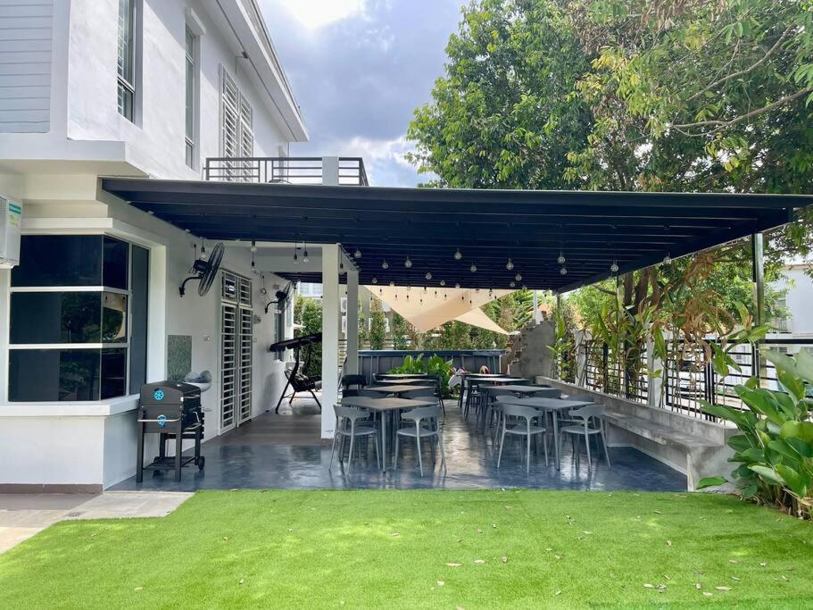 Heliconia Design Home With Pool BBQ KTV JB AEON Tebrau view 3