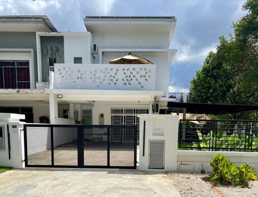 Heliconia Design Home With Pool BBQ KTV JB AEON Tebrau photo 2