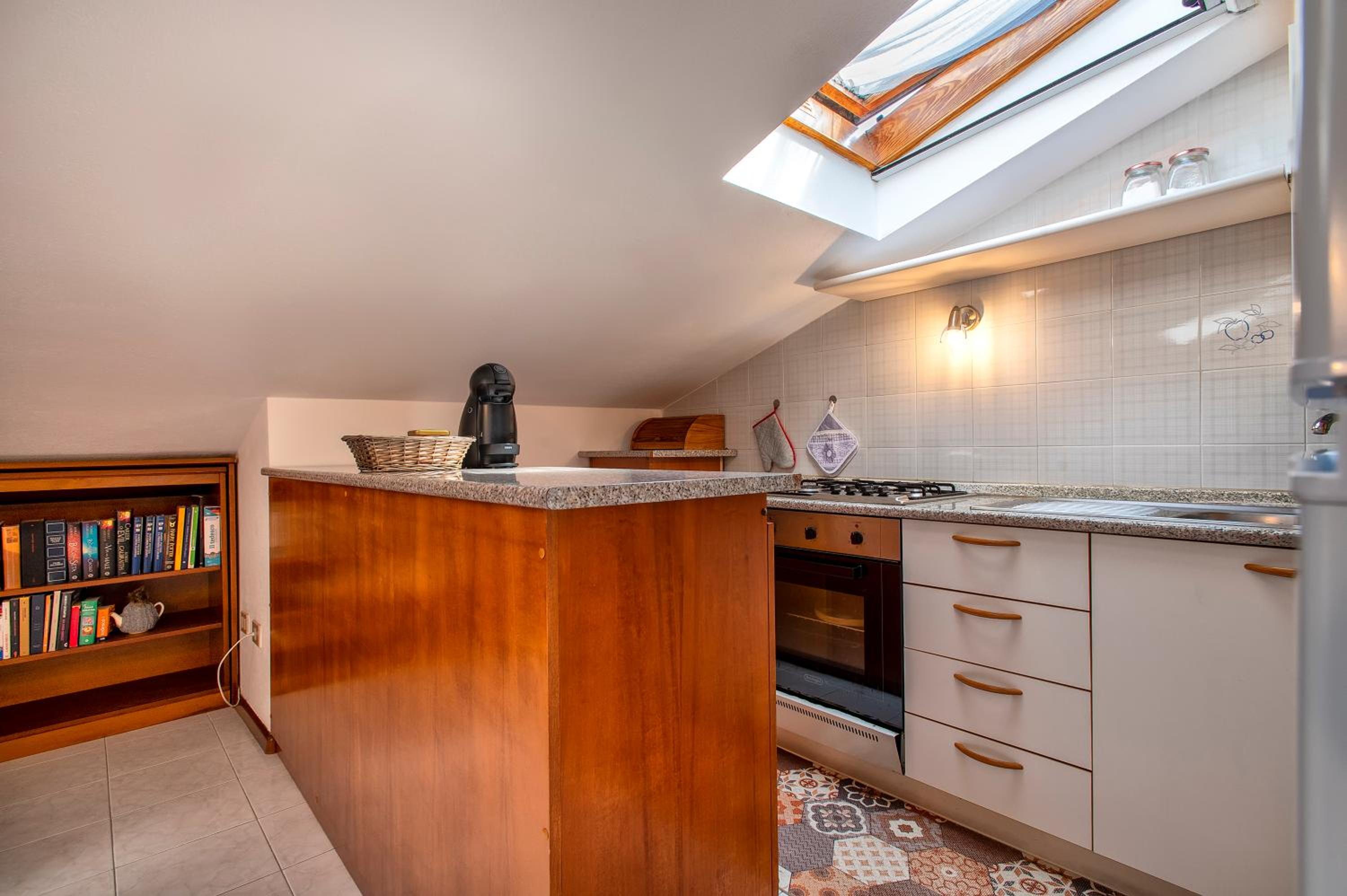 Casa Rosello en Sassari — kitchen