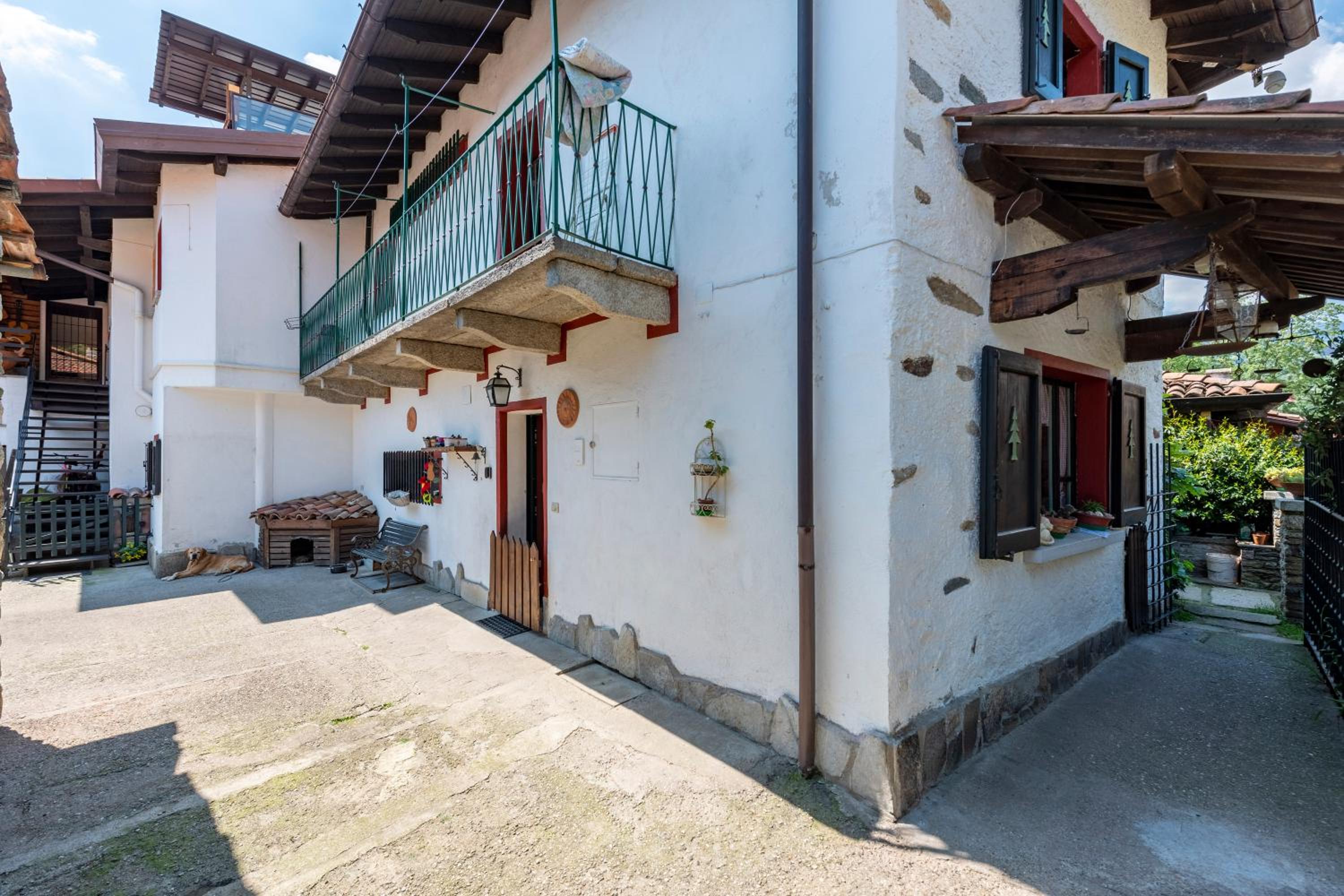 La Lanterna Swimming Pool Retreat - Happy Rentals photo 2