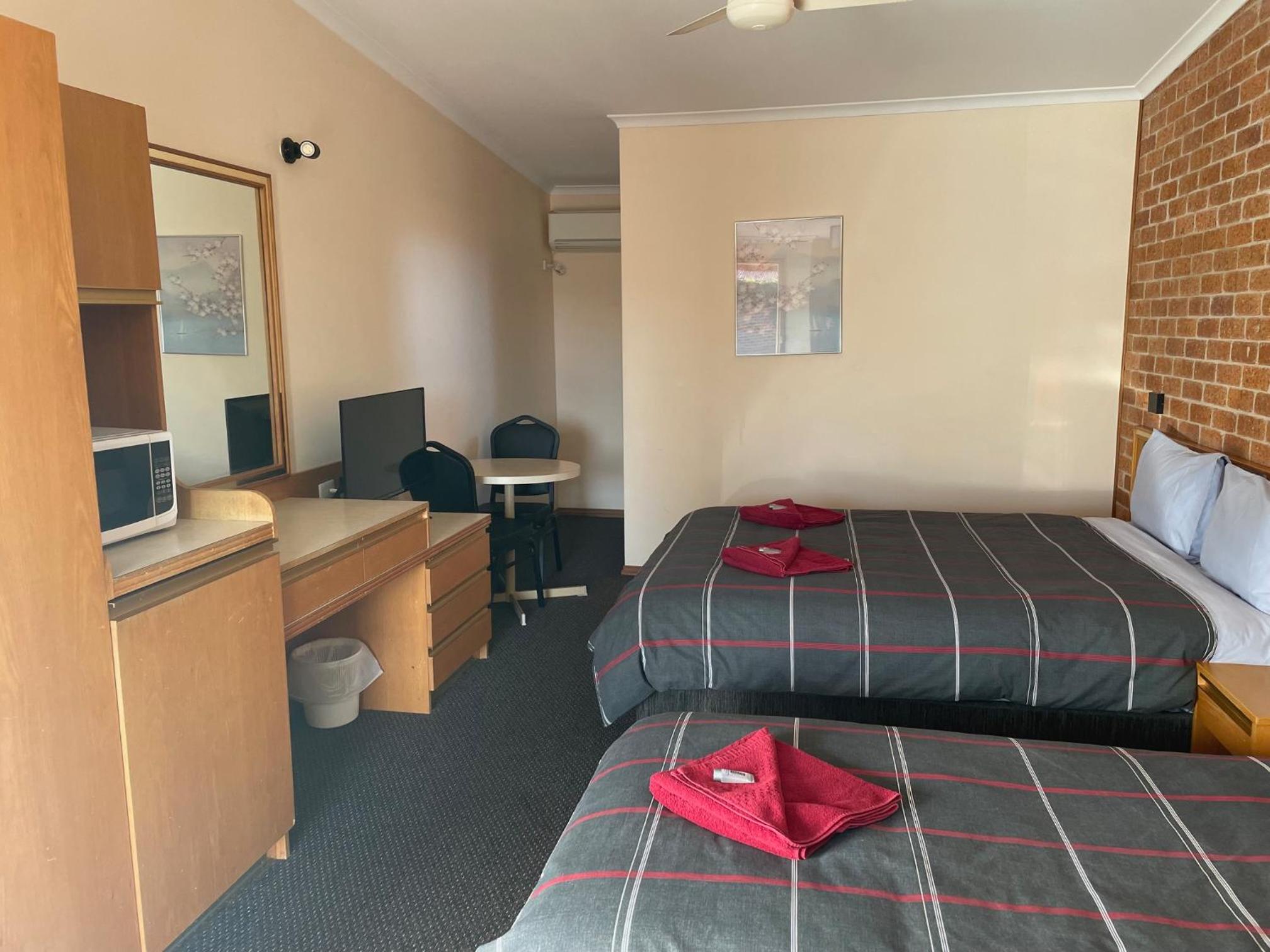 True blue Motor Inn