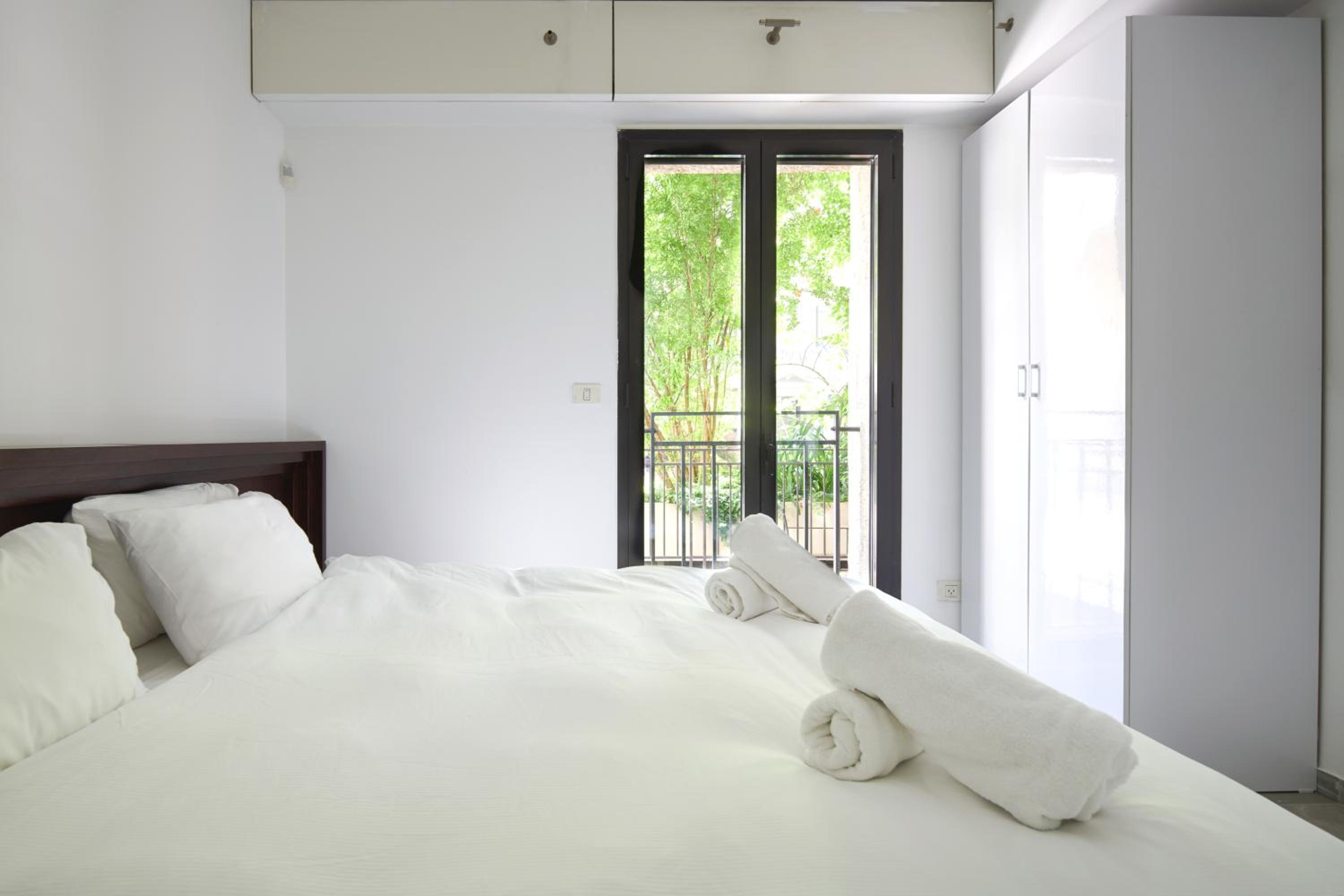 Miklat Private Patio Near Old City By Feelhome view 5