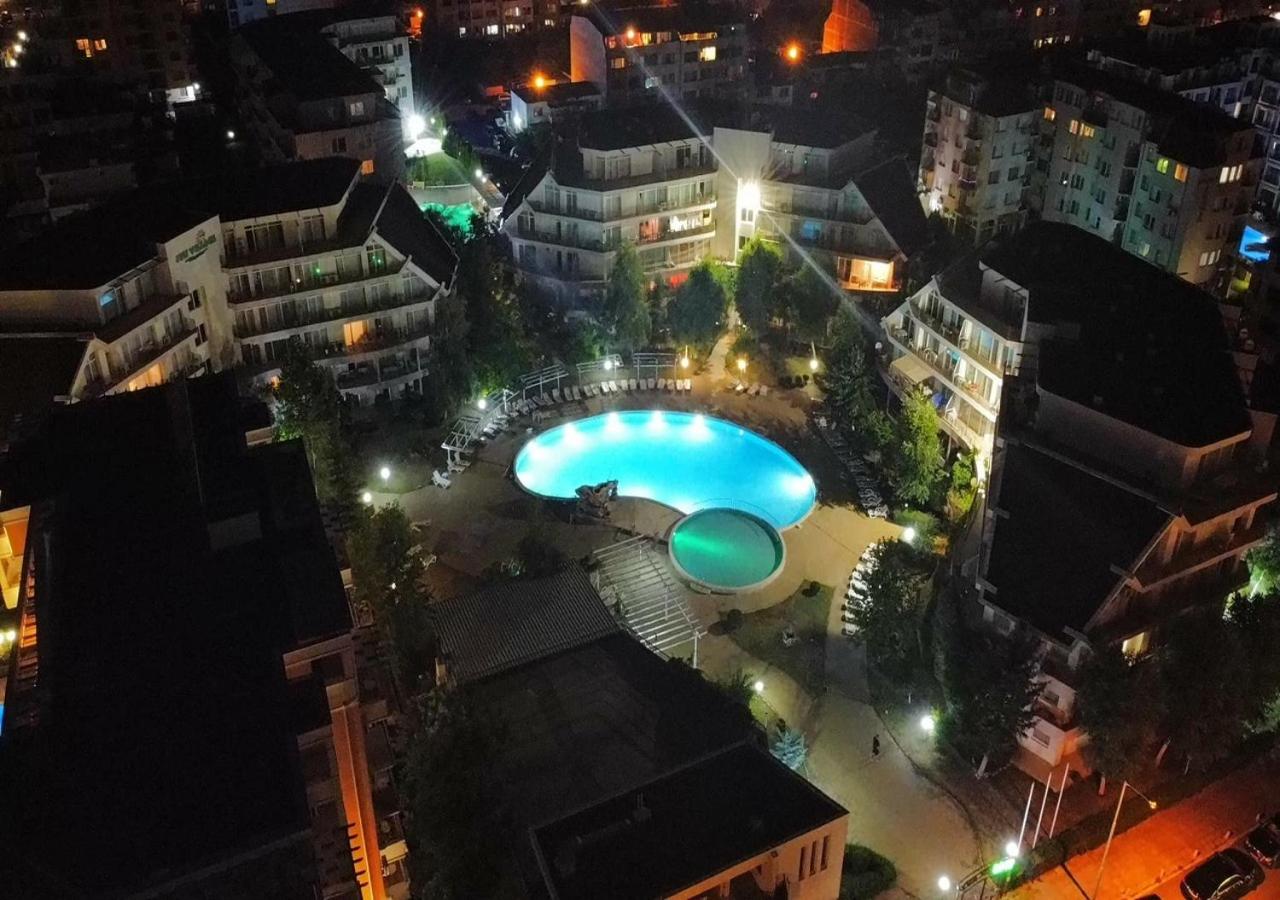 Ideal three bed apartment for families closed to the Beach
